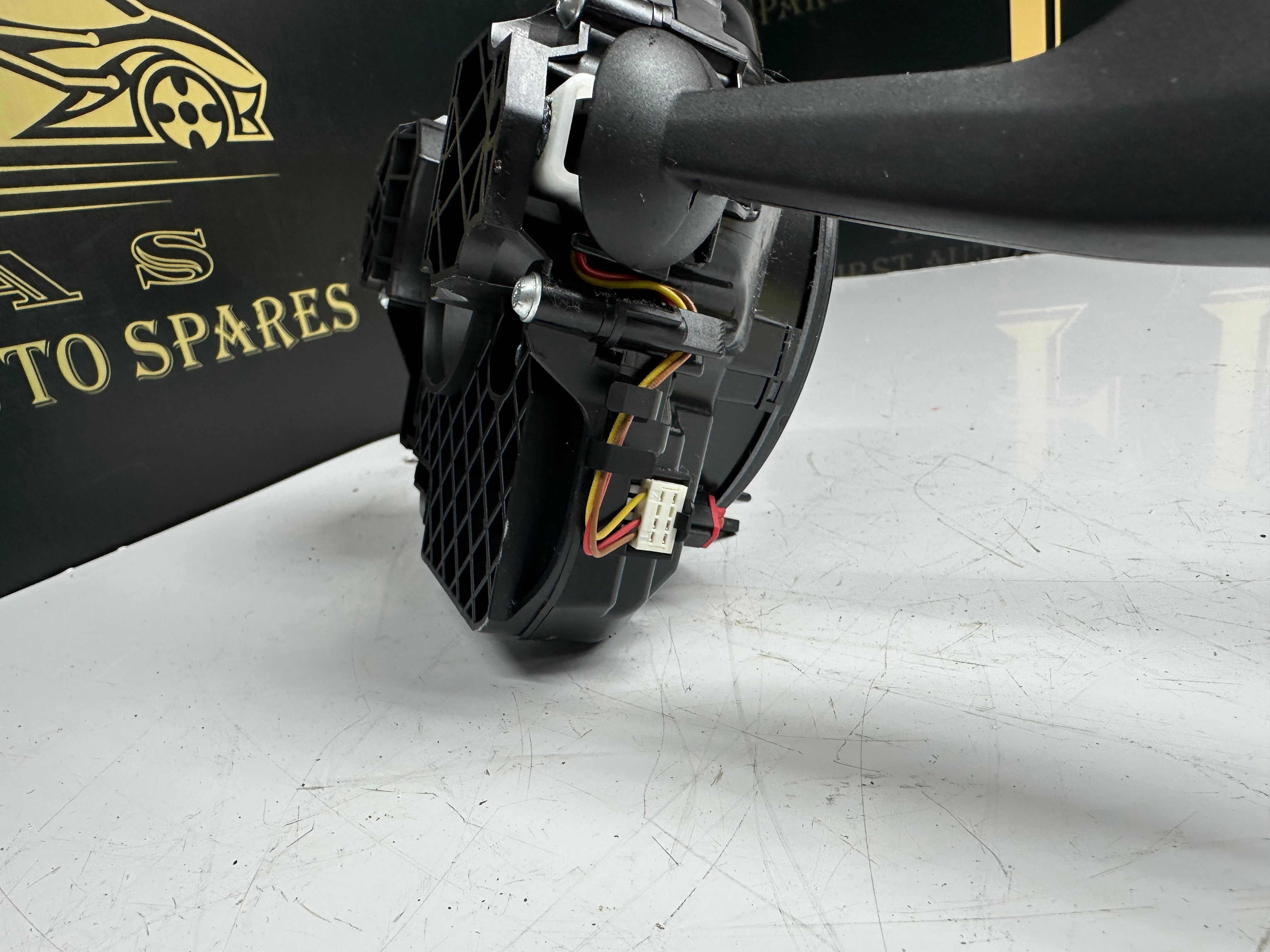 BMW F10 F12 Switch Cluster Steering Column Wiper Stalk (6131 9297778)