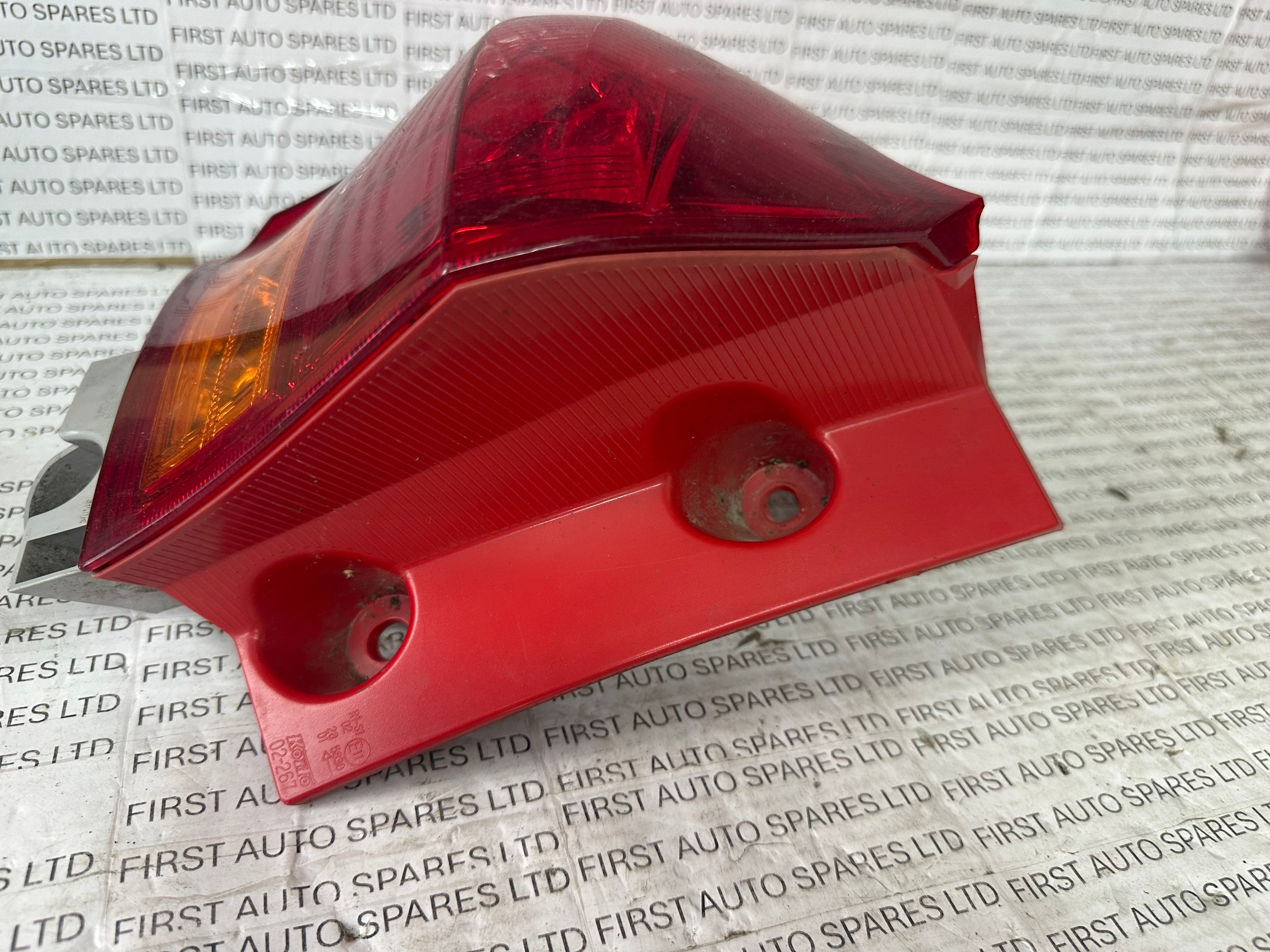 Toyota Auris Estate Left Rear Outer Tail Light (81556-02730)