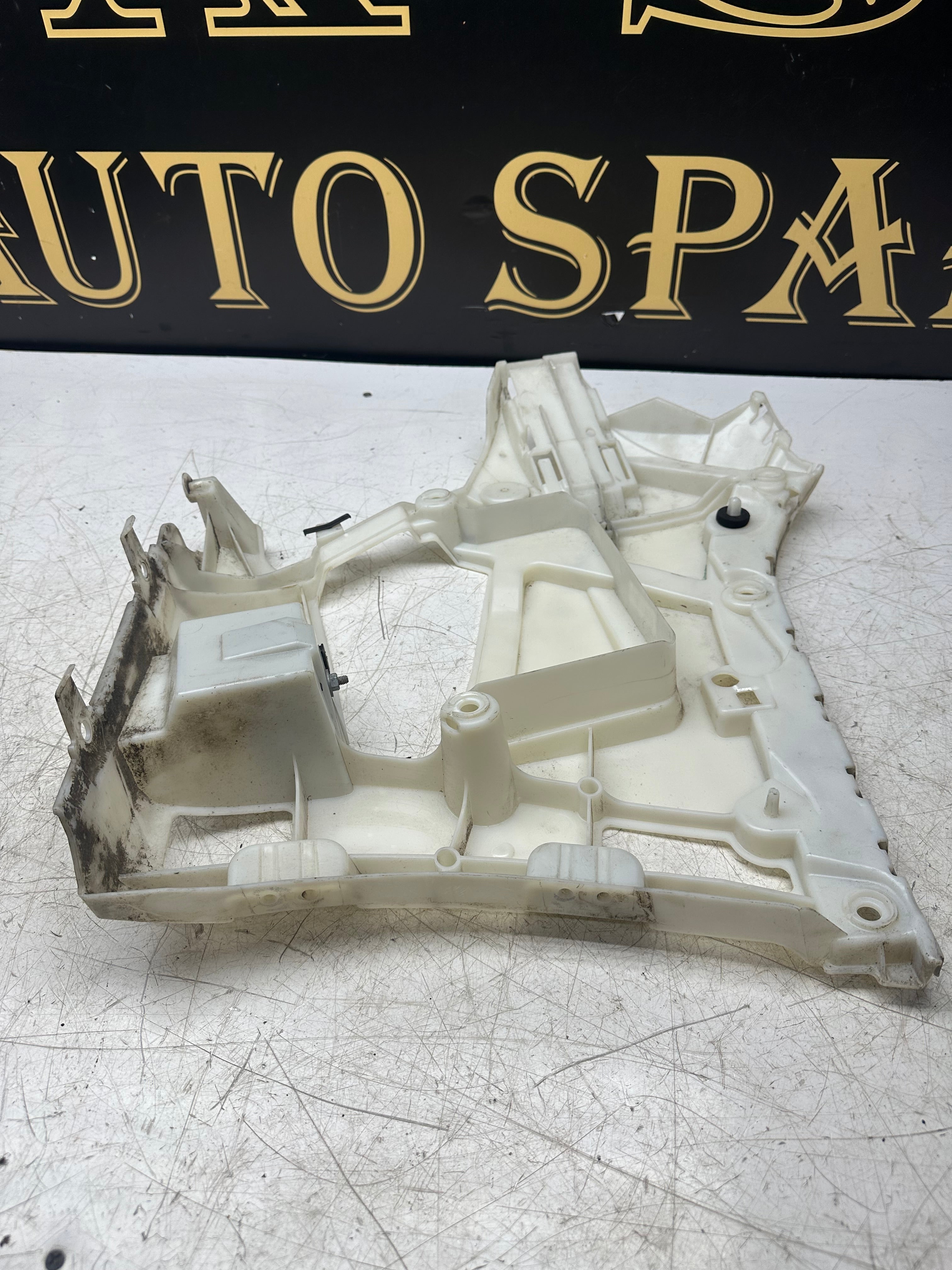 BMW 3 Series F30 Rear Left Bumper Bracket (Passenger Side) (2011–2019)(8069393)