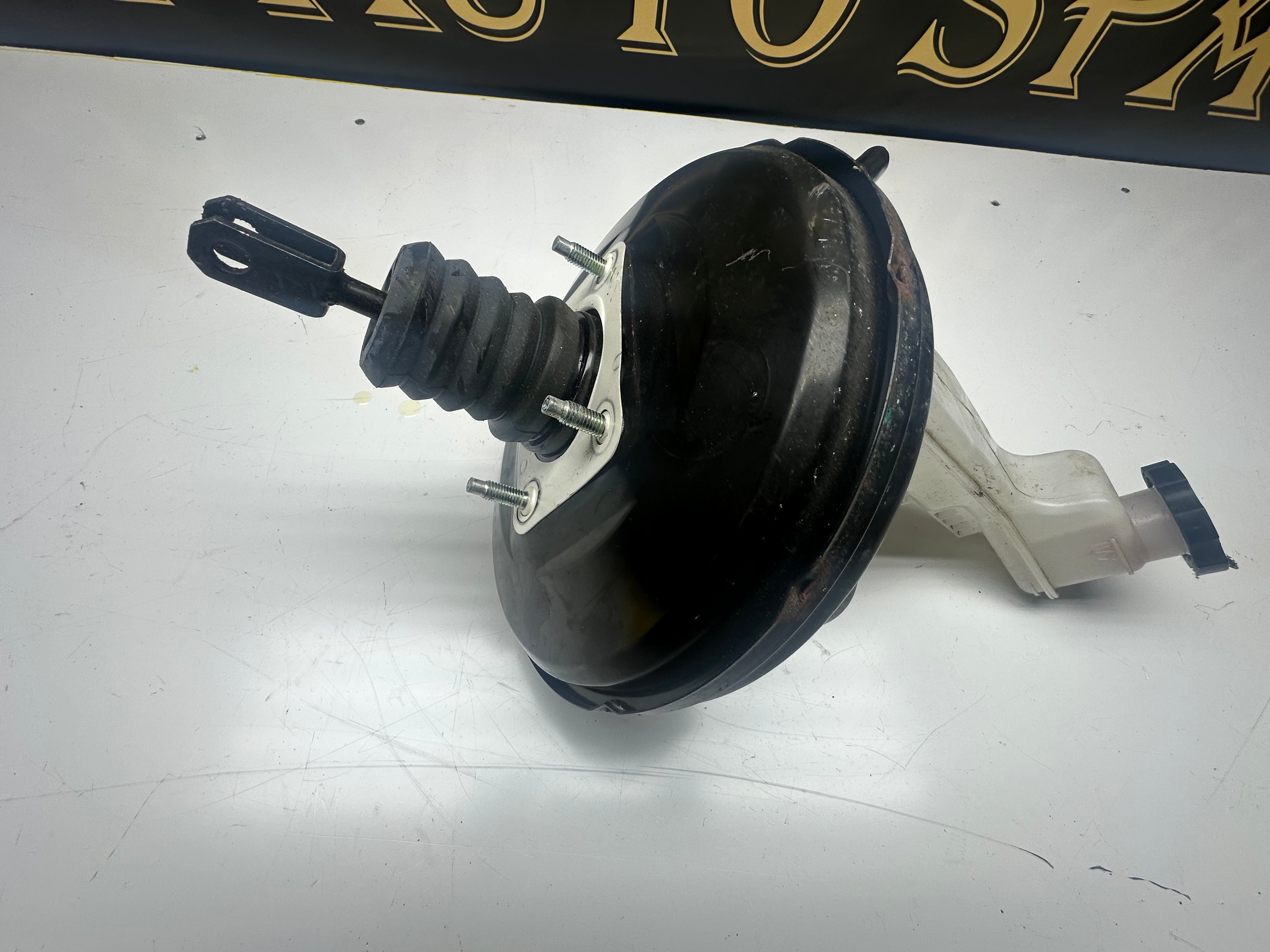 Hyundai i10 2016 Brake Master Cylinder with Servo (58500-B9982) (KBX30567)