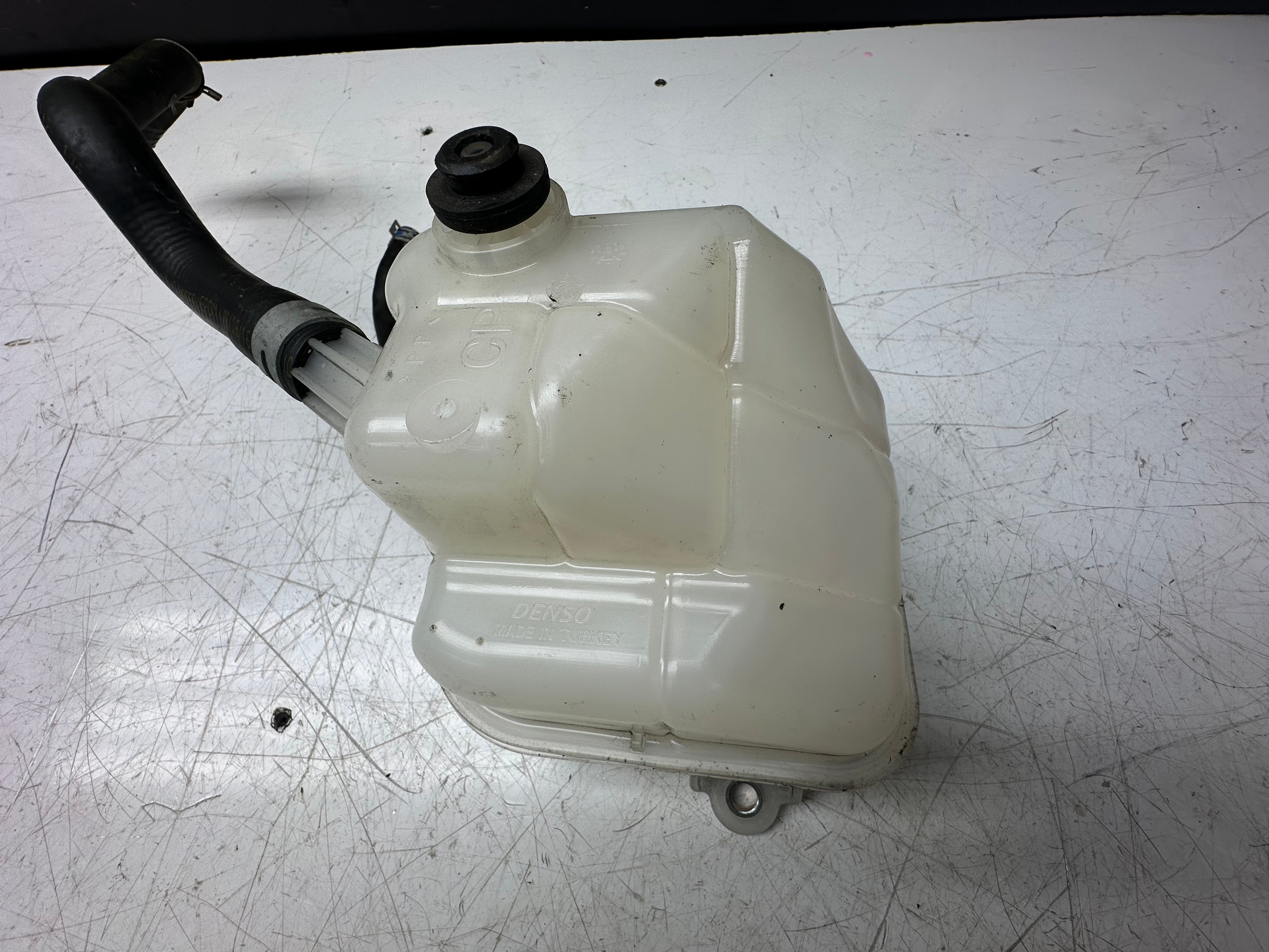 Toyota C-HR 2016-21 1.8 Hybrid Radiator Expansion Coolant Tank