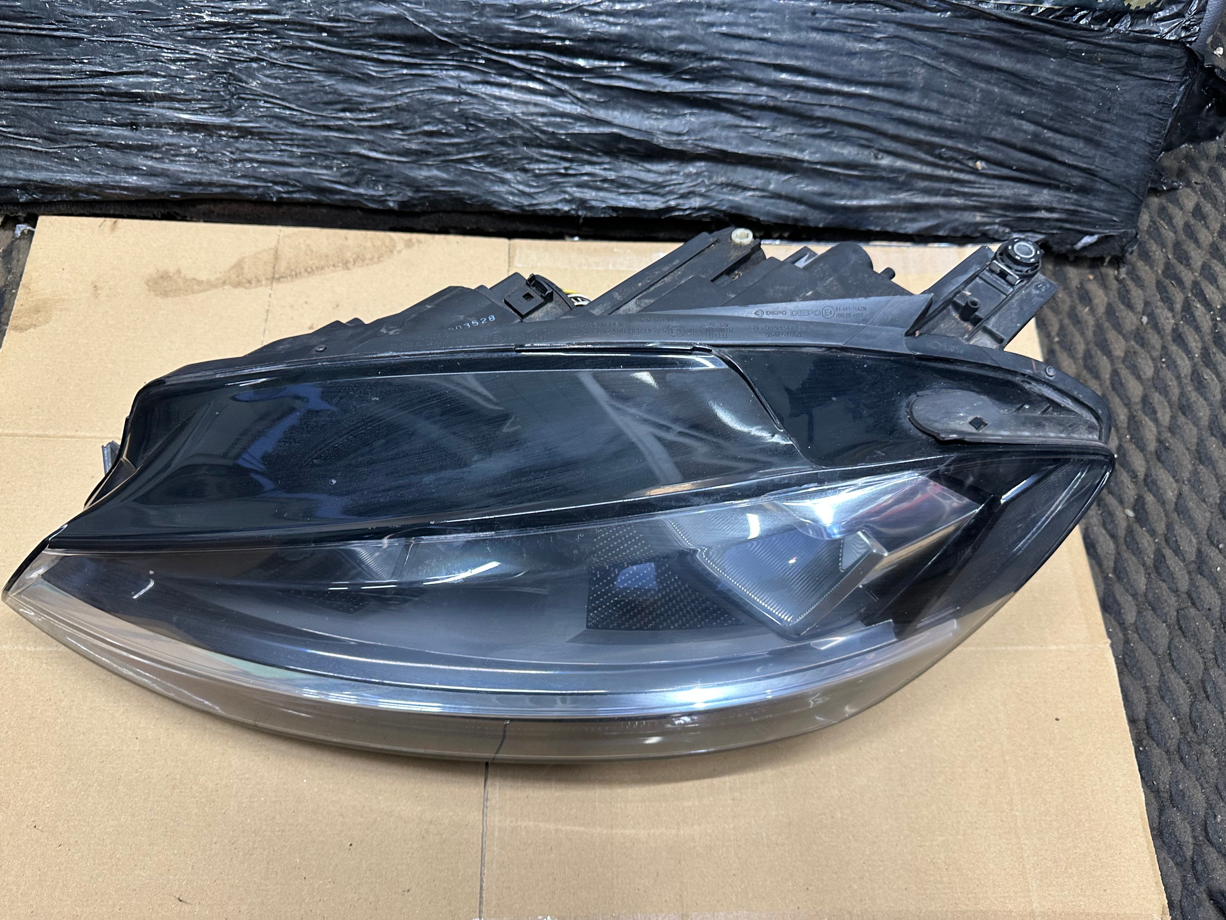 Volkswagen Golf MK7.5 2013–2017 Left (Passenger Side) Halogen Headlight