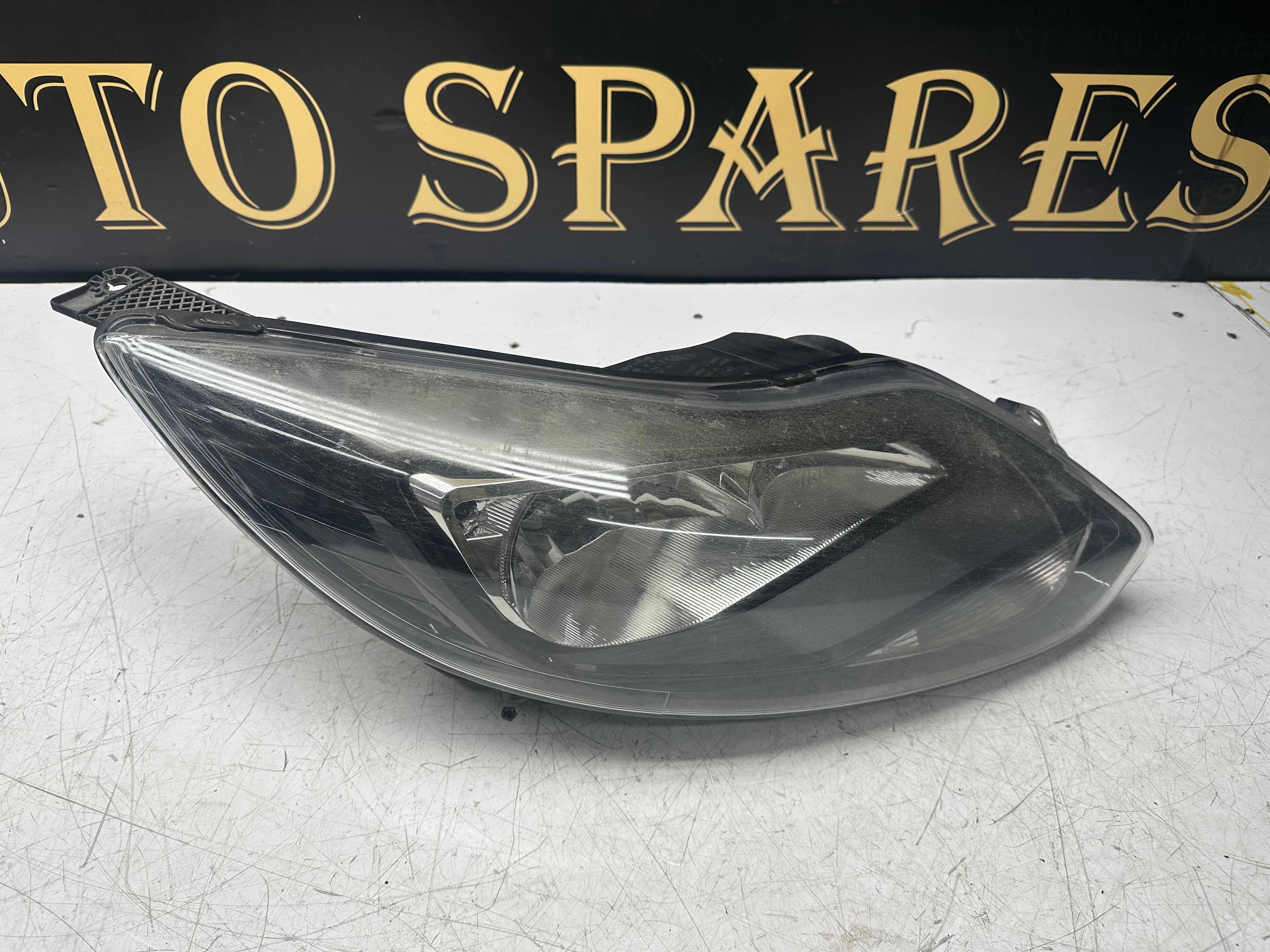 Ford Focus 2012 Right O/S Headlight (BM51-13W029)