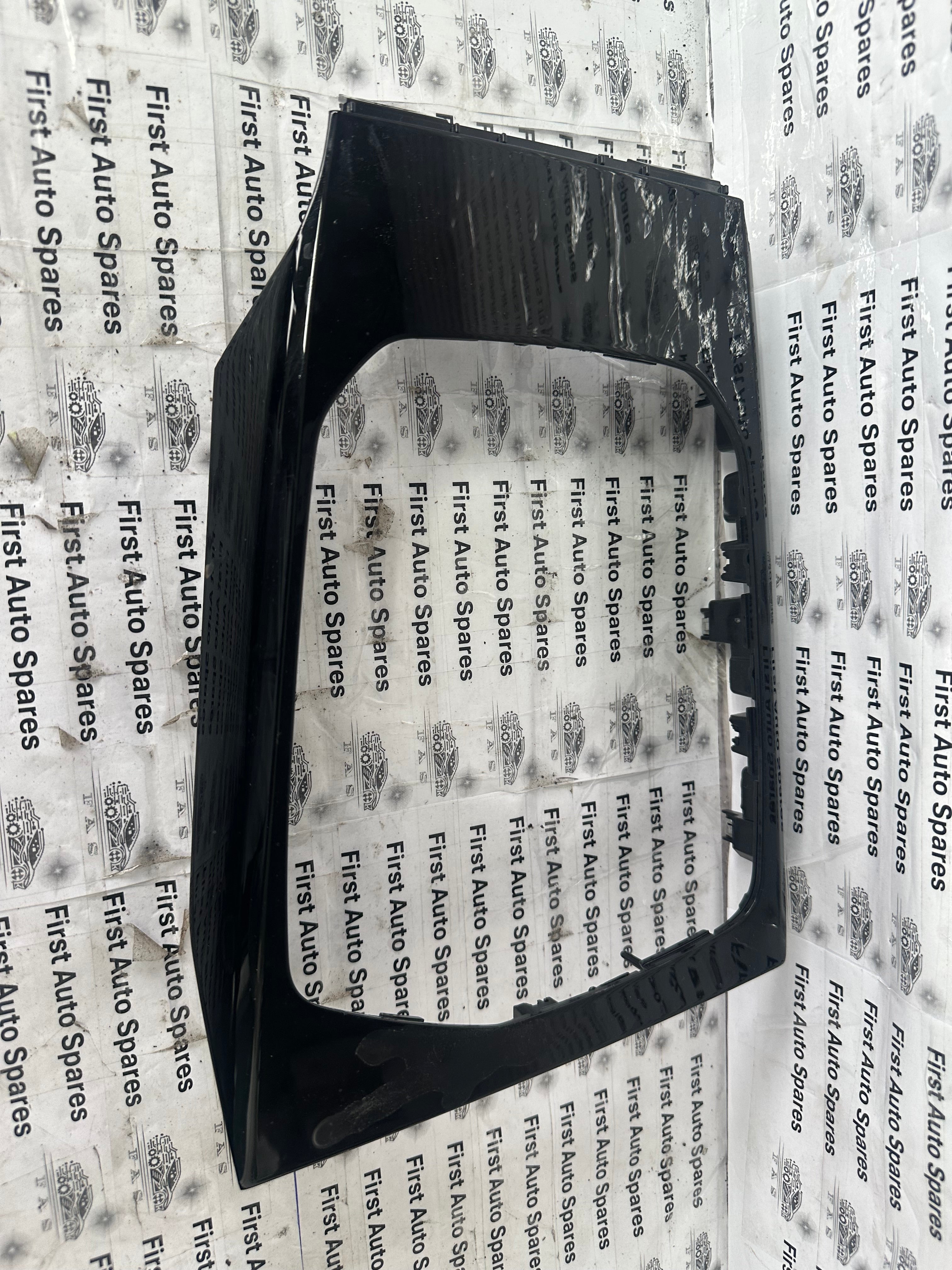 BMW 3 Series G20 G21 2023 Gear Shifter Surround Trim Plastic Cover (9R5A0EF9101)