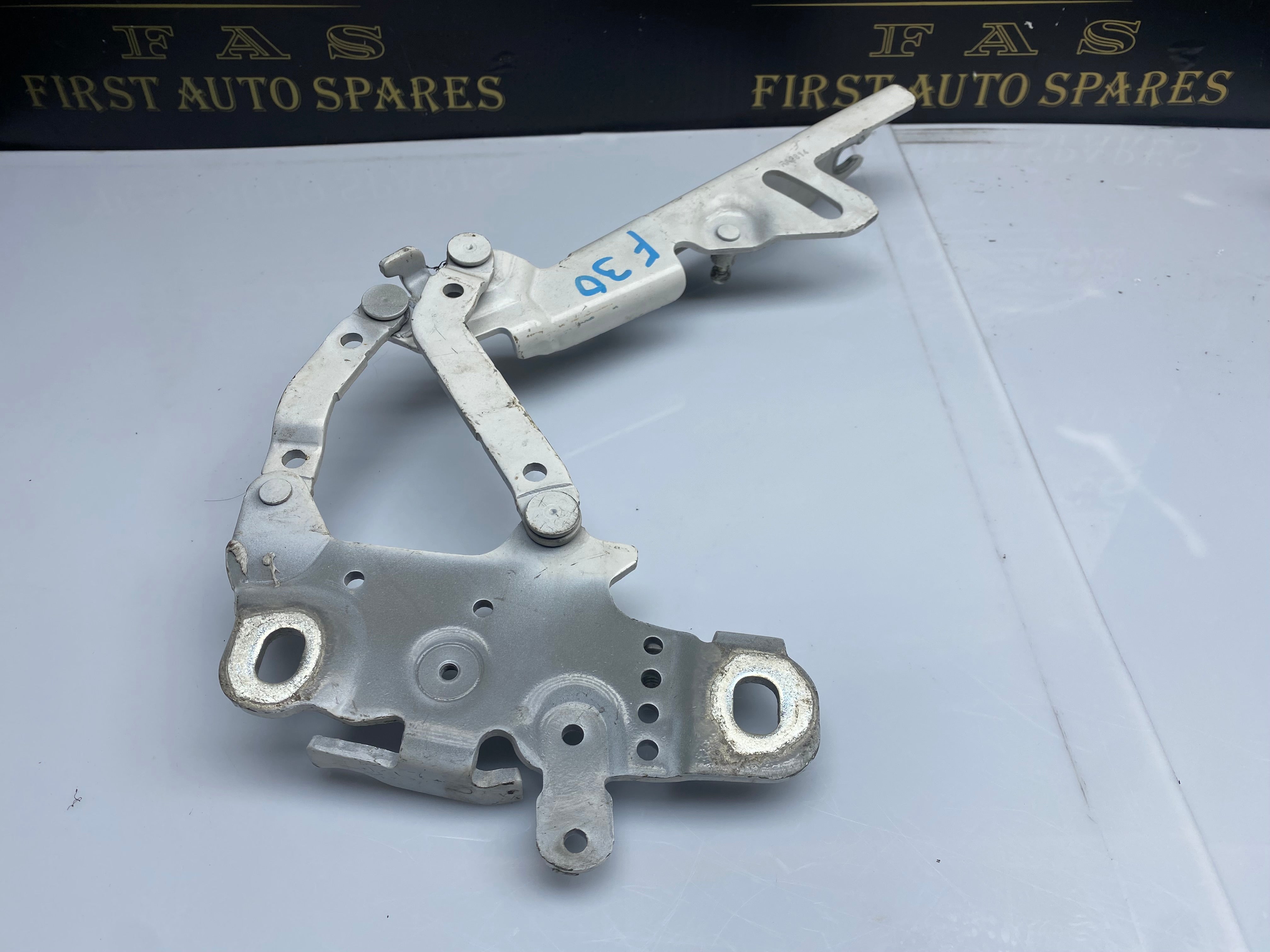 BMW 3 Series F30 Front Right Side Bonnet Hood Hinge 139896-10
