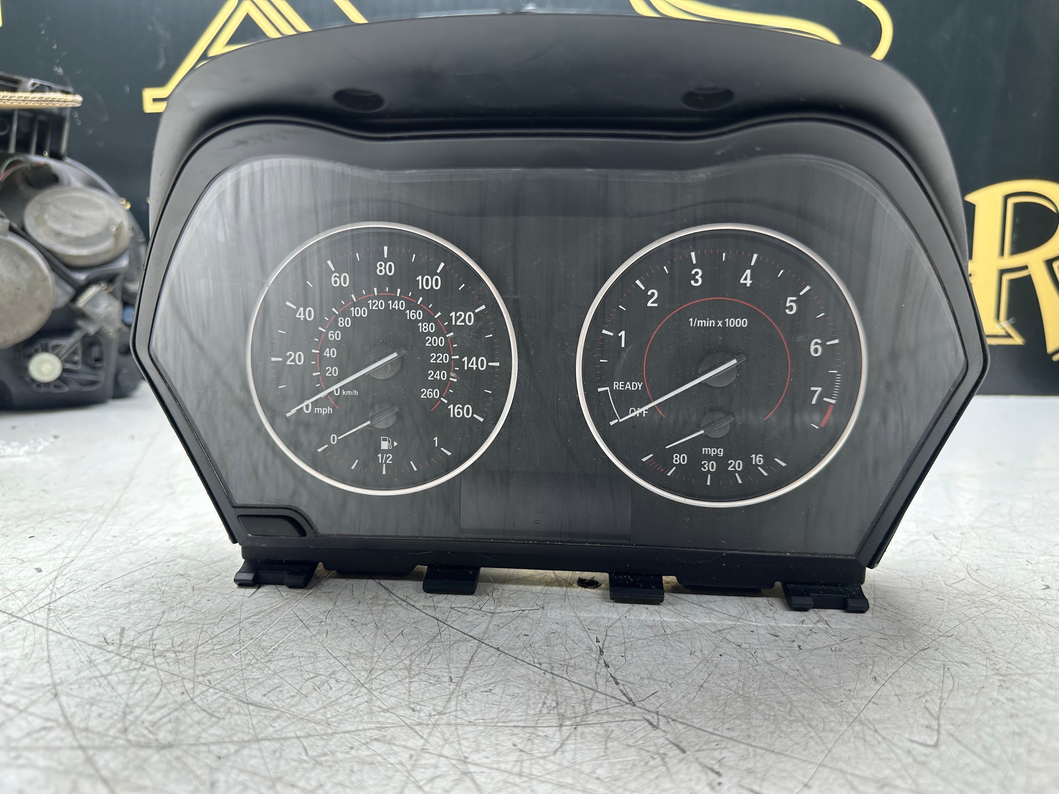 BMW X1 F48 Diesel Instrument Cluster / Speedometer (176494-11)