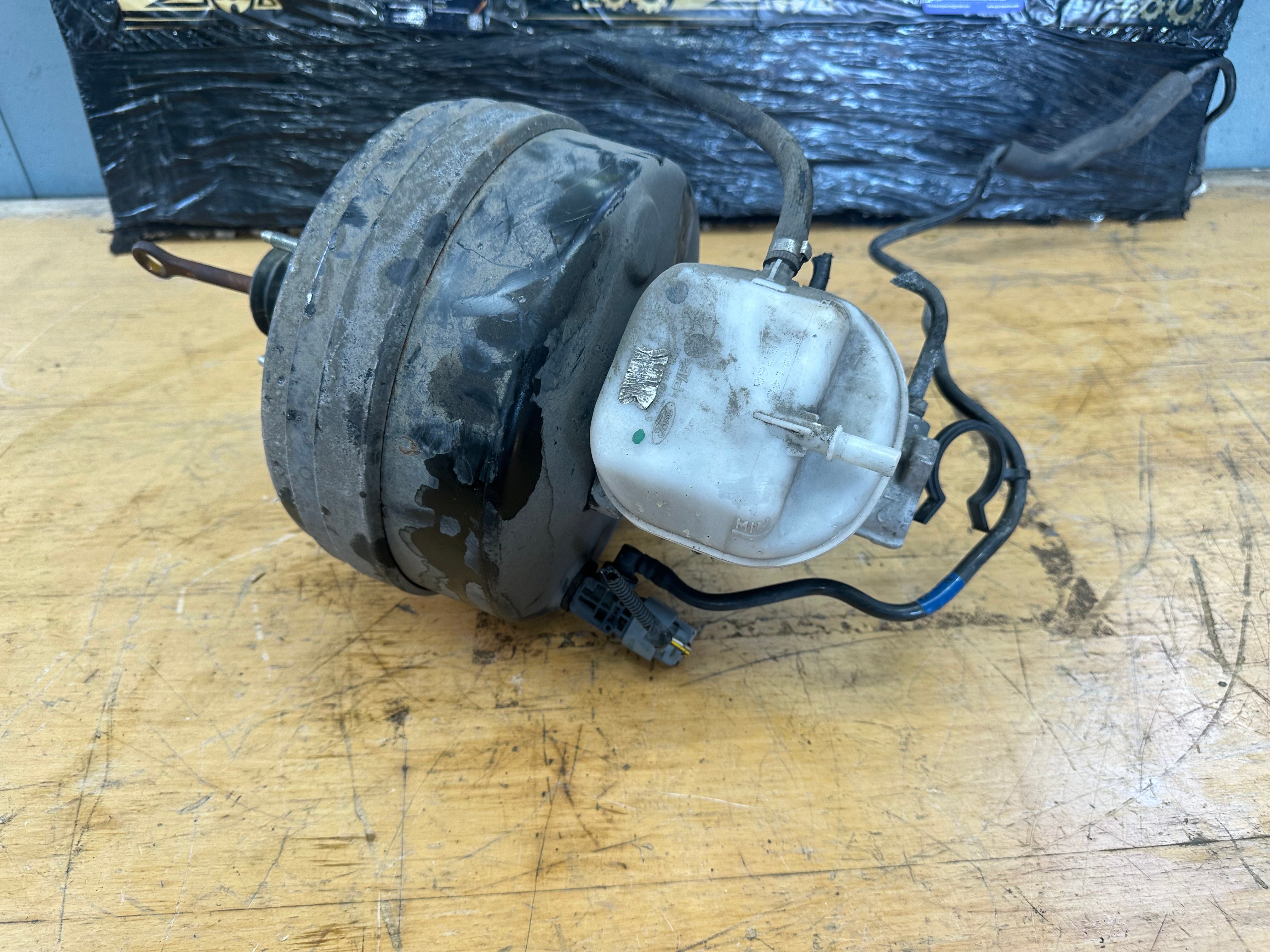 Ford Transit Custom 2015 Brake Master Cylinder & Servo (BK21-2B195-BC) (0204817253)