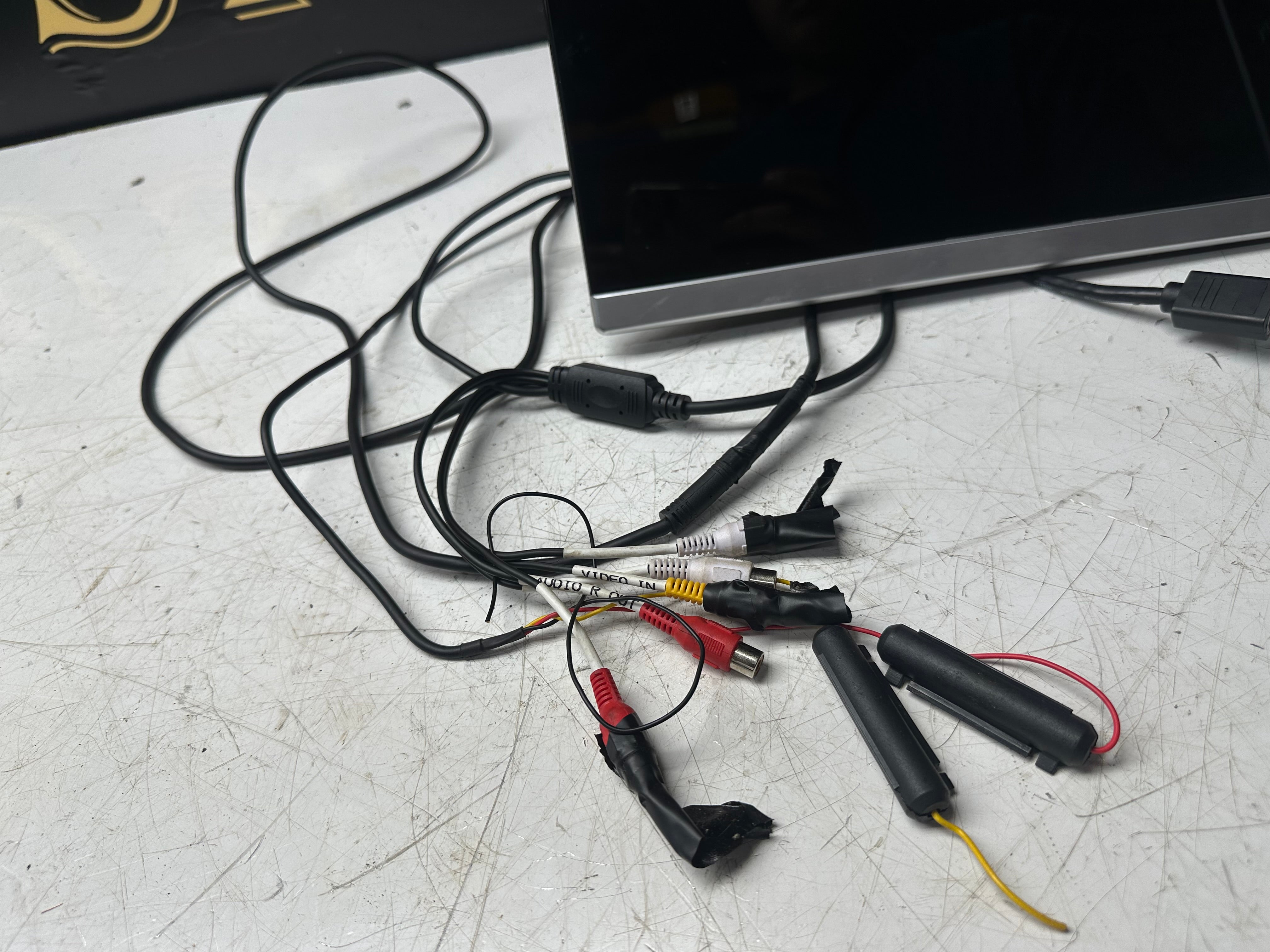 XTRONS 13.3'' Android 10 FHD Touch Screen Car