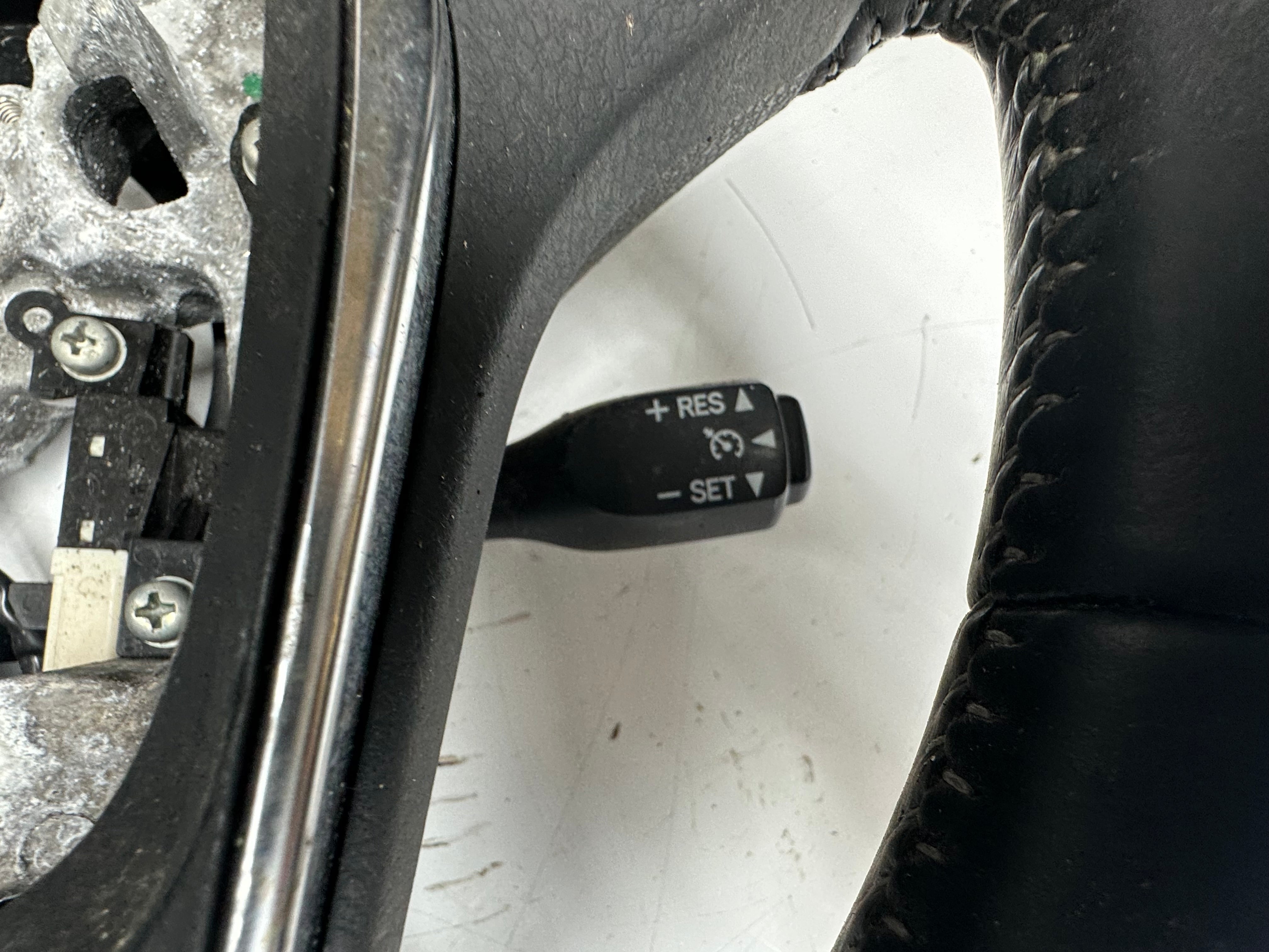 Toyota Auris 2014-17 Hybrid Multi-Functional Steering Wheel (622837810)