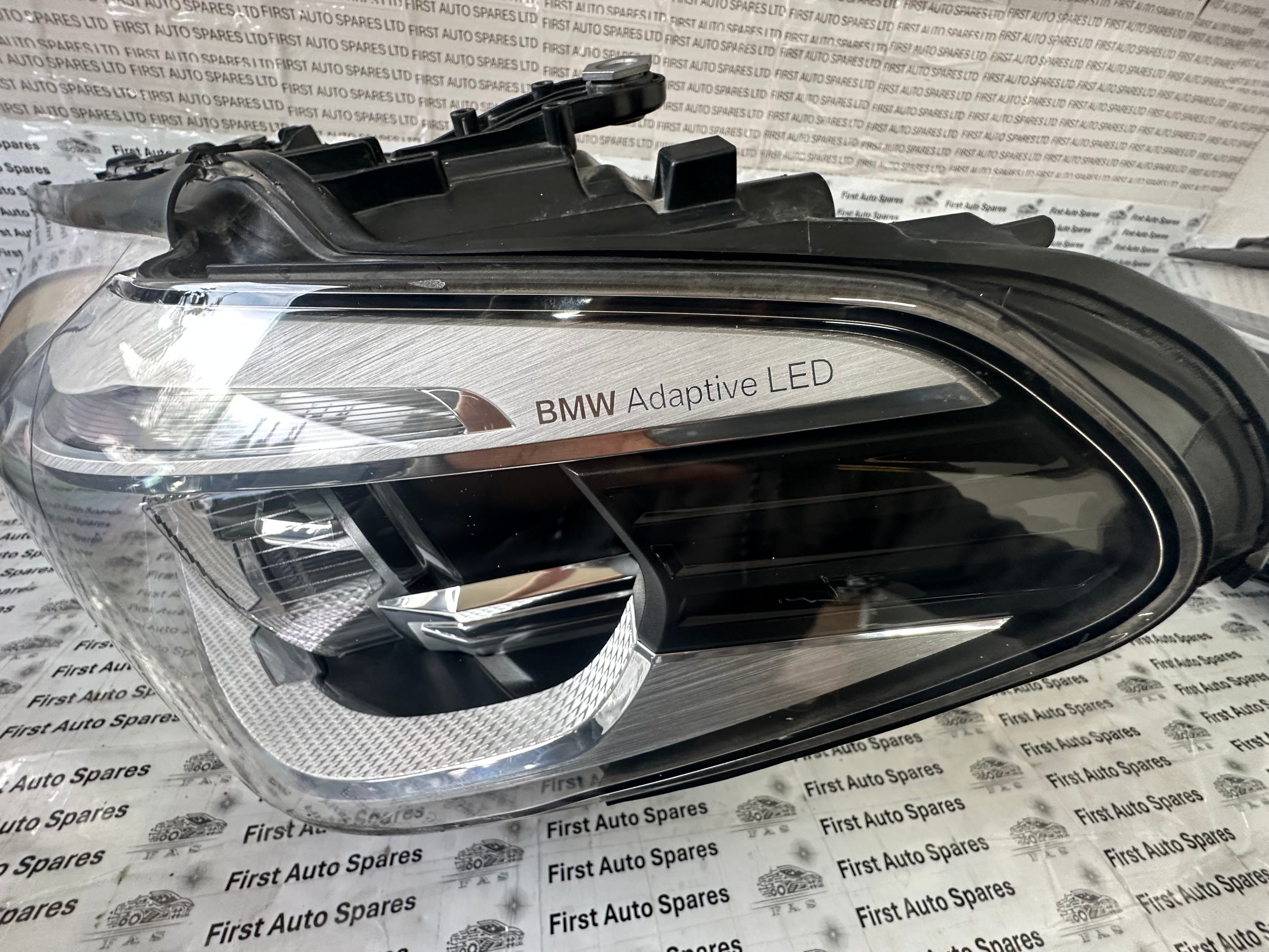 BMW 5 Series G30 G31 Adaptive LED Headlight Left (7439209-01)