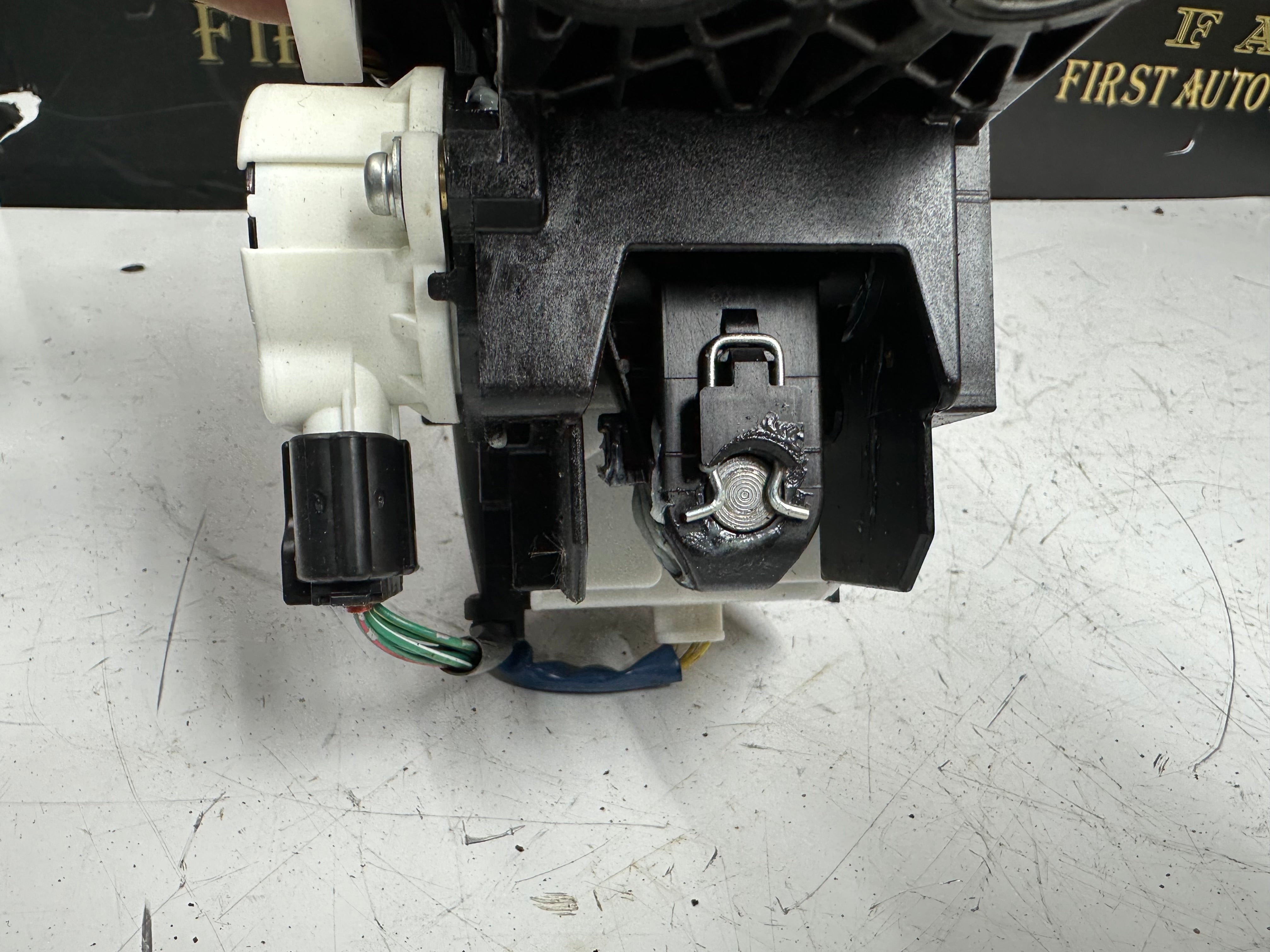 Toyota Auris 2015 Automatic Gear Selector (75C582-RHD) (>PA66-GF3<) (75G187)