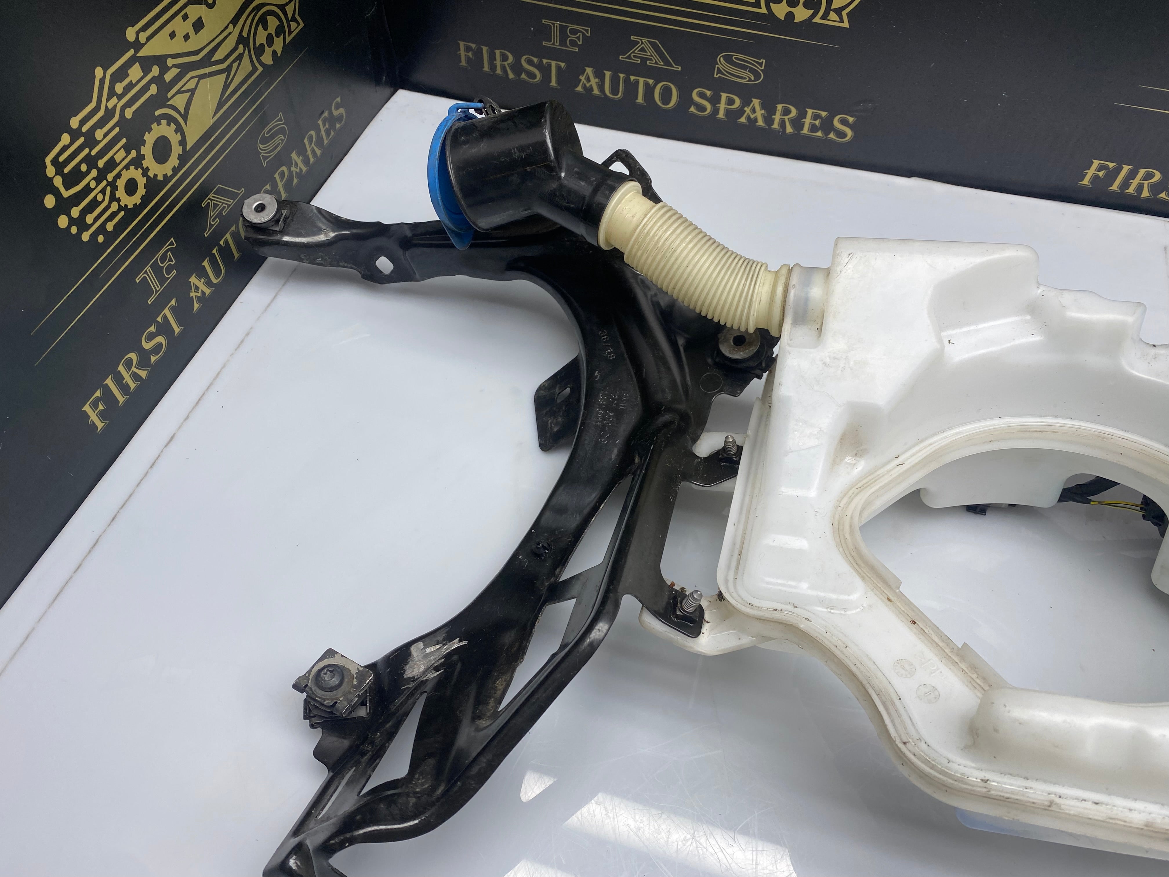 MINI Clubman F54 MK2 Windscreen Washer Bottle Fluid Tank Reservoir – 2015–2024