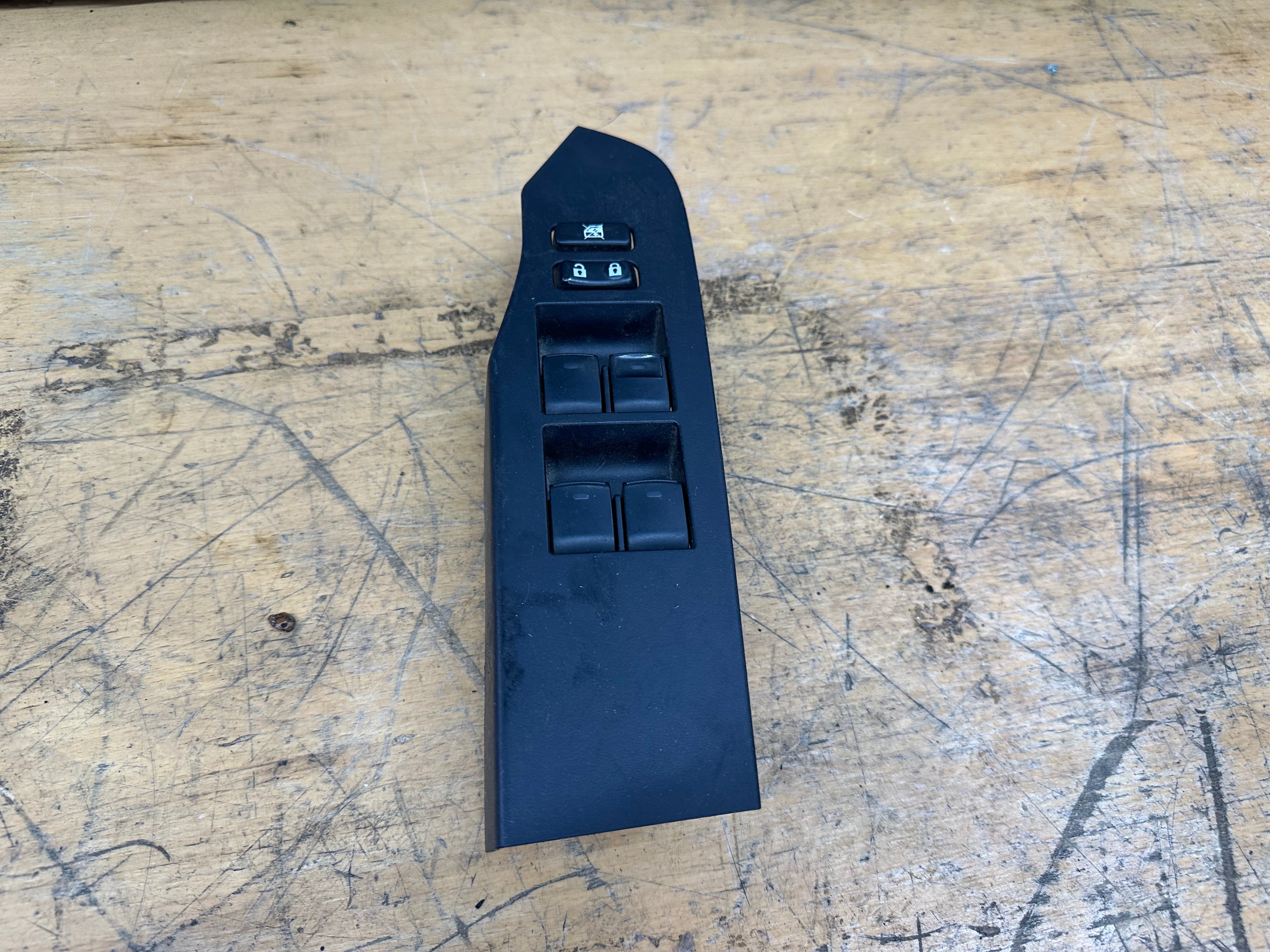 Toyota Auris 2014 Front Right Driver’s Window Control Switch (74231-02D30)