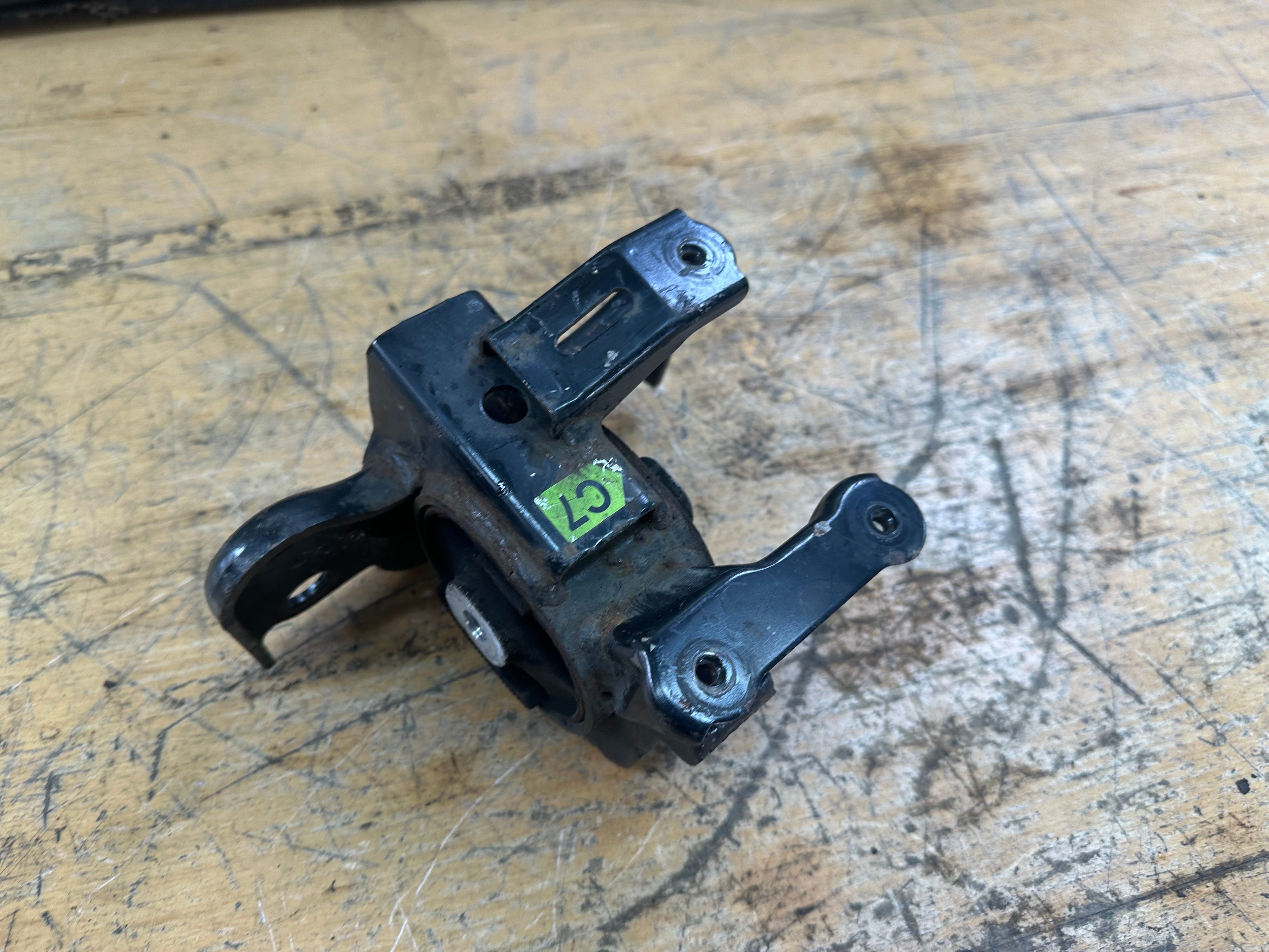 Toyota Auris E180 2007-2015 Mount Bracket