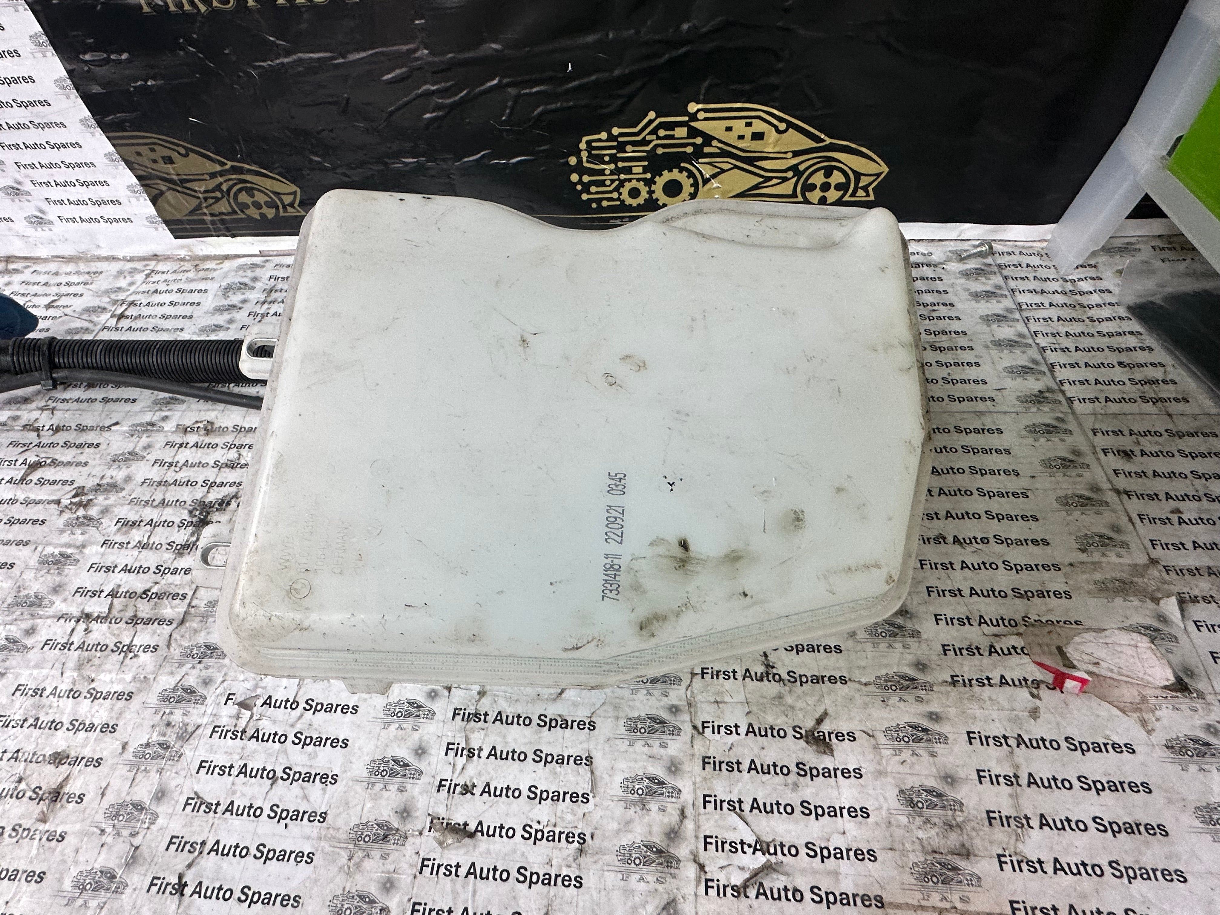 BMW X1 X2 Series F48 F39 Windscreen Washer Bottle Tank (7331418) (7331418-11)