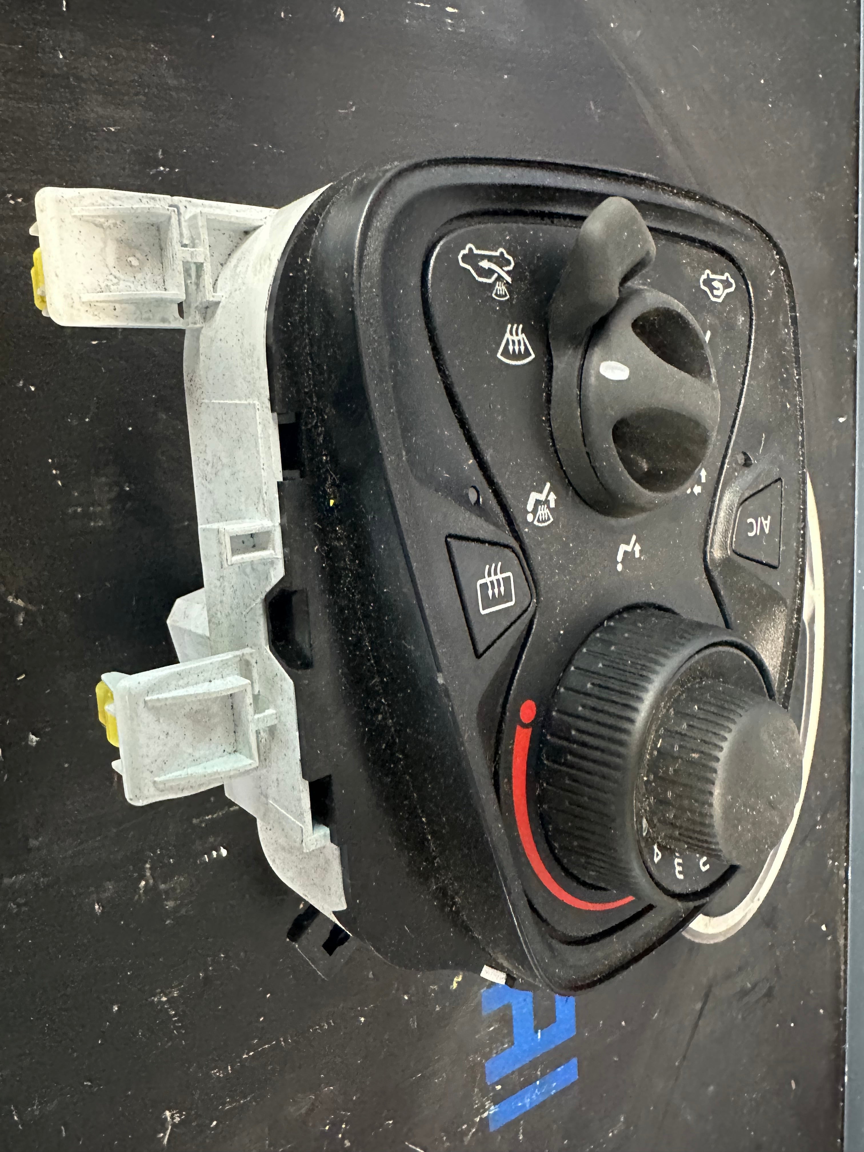 Toyota Aygo 2021 Climate Control Panel (55900-YV030)