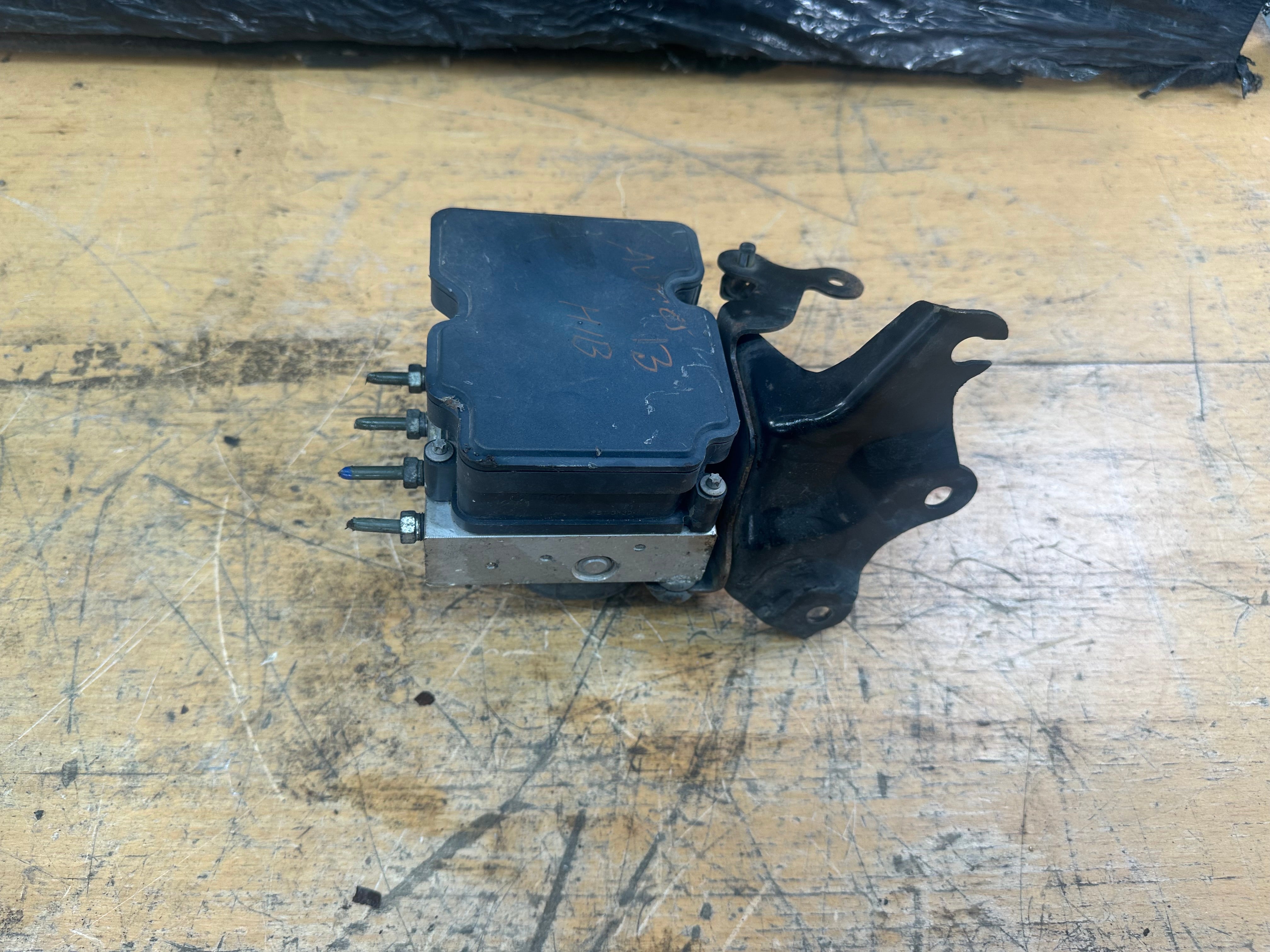 Toyota Auris 2012-2019 ABS Pump (44540-02380)
