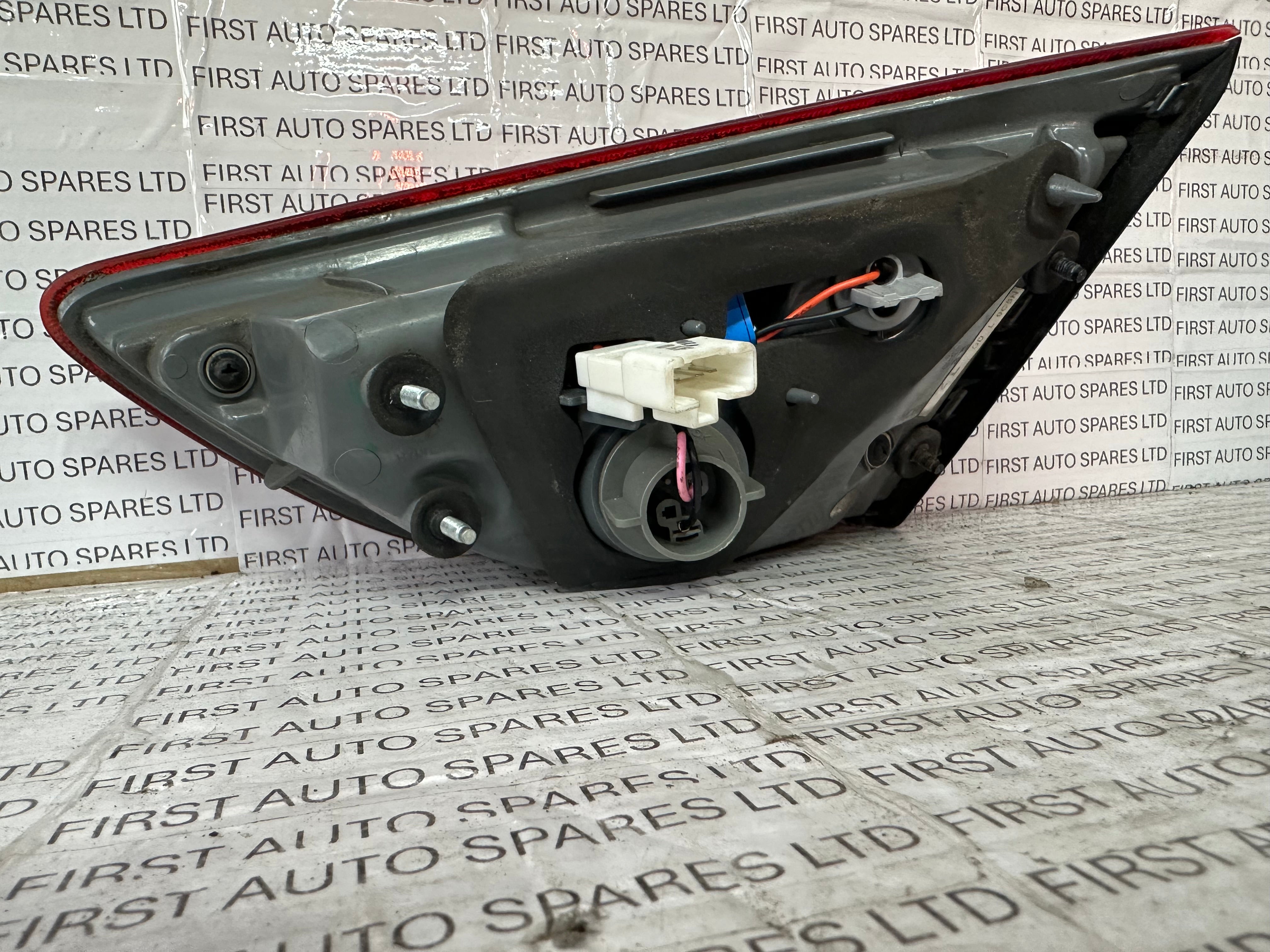 Hyundai i30 GD Left Rear Tail Light (92403-A50)