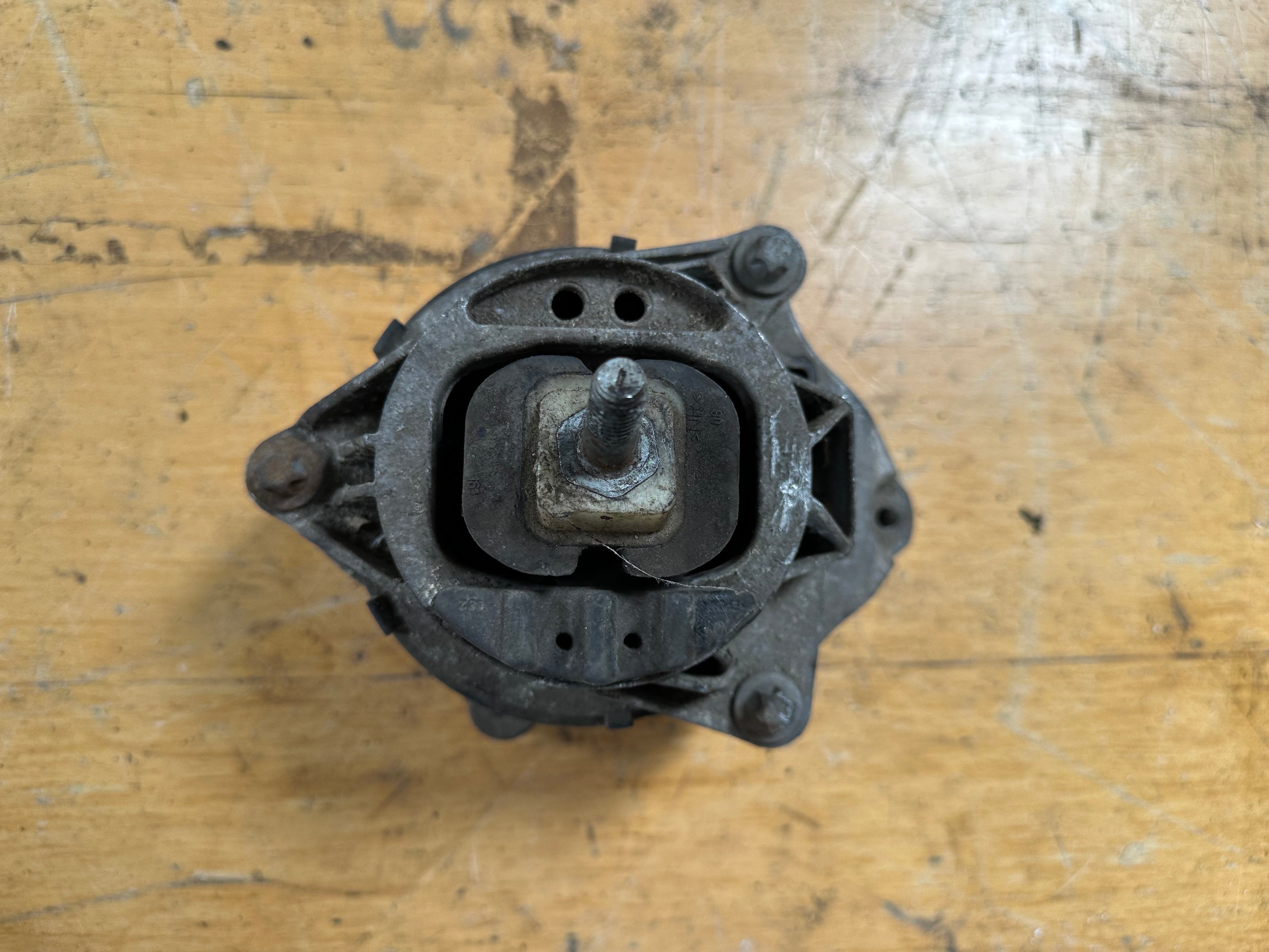 BMW 1 Series F21 2015 Right Engine Mounting (6859408-01)
