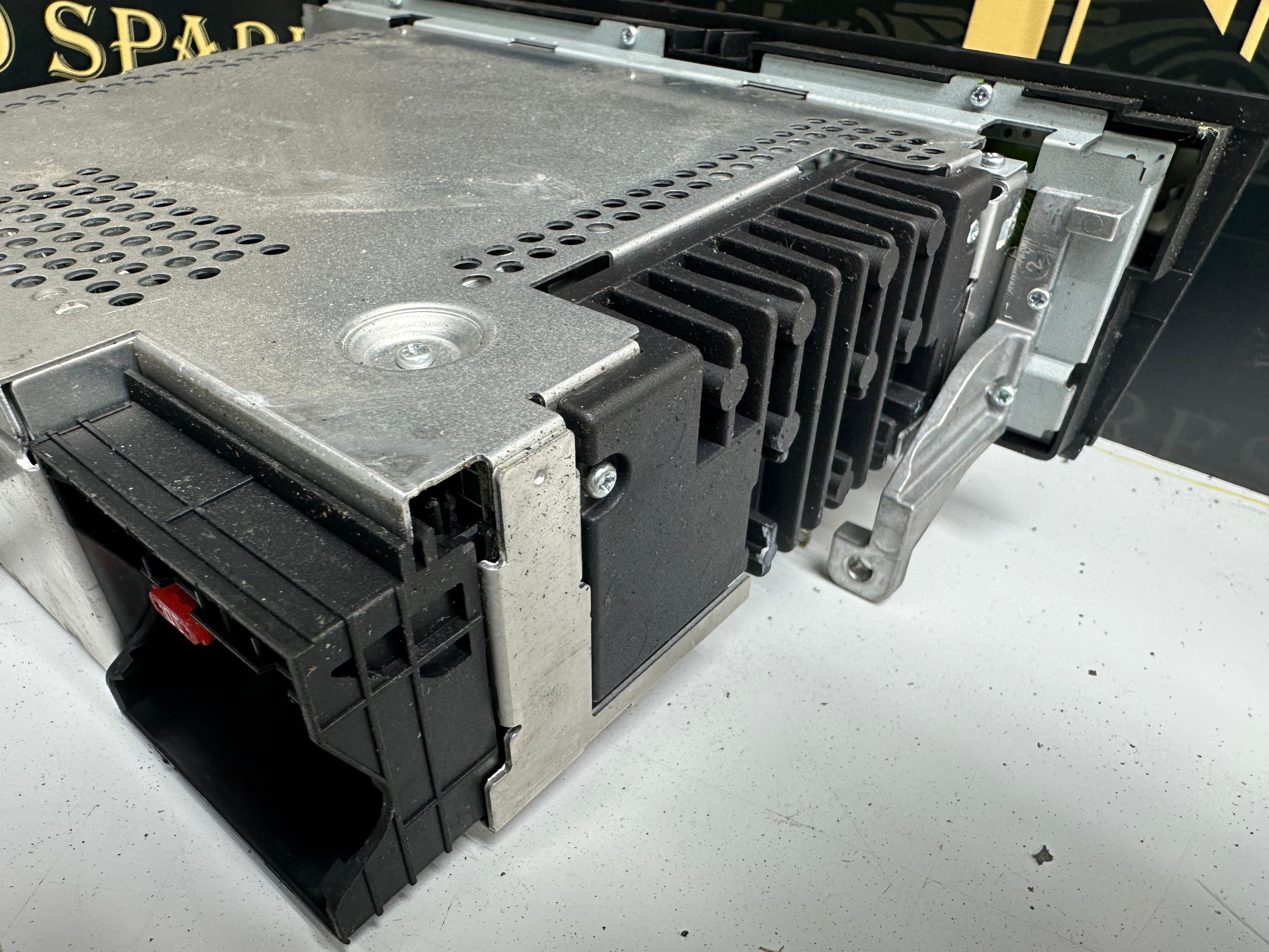 BMW E90 Radio Professional CD73 Player (65126983018)
(65.12-6 983 018)