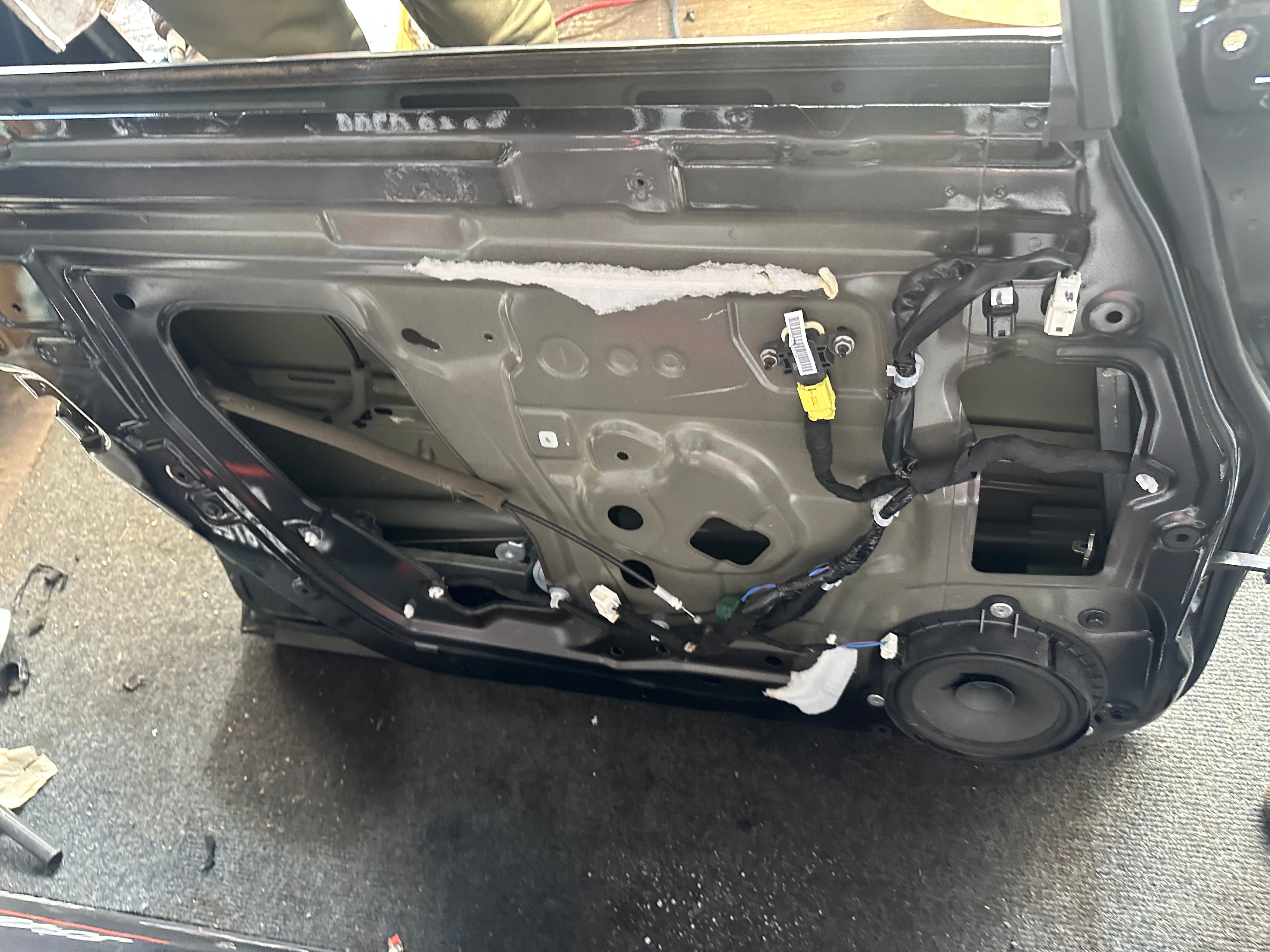 Nissan Leaf 2022 N/S/F Left Front Door