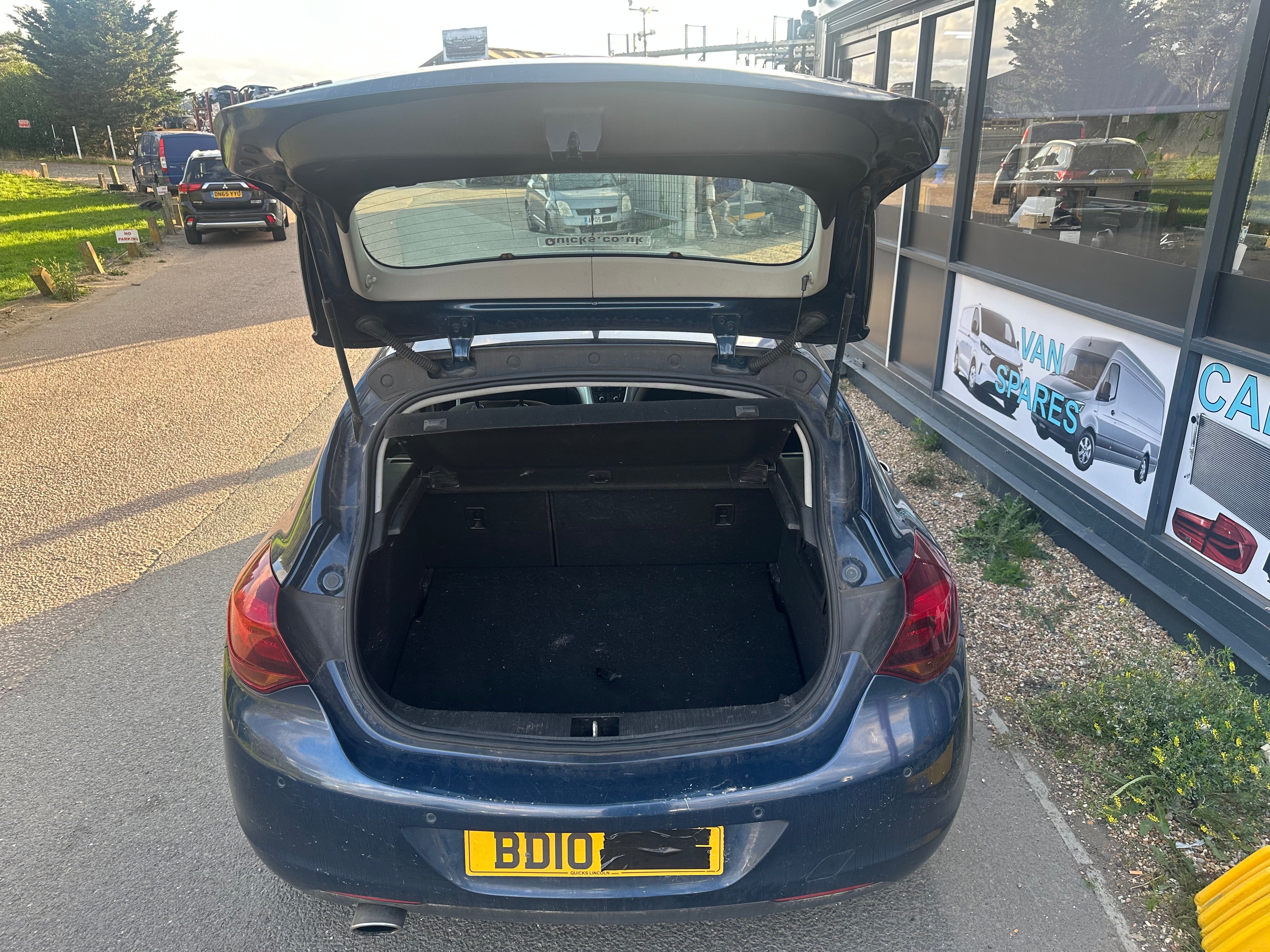 Vauxhall Astra SRi CDTi 2010 For Parts or Full Vehicle Sale (Price For A Wheel Nut Only)