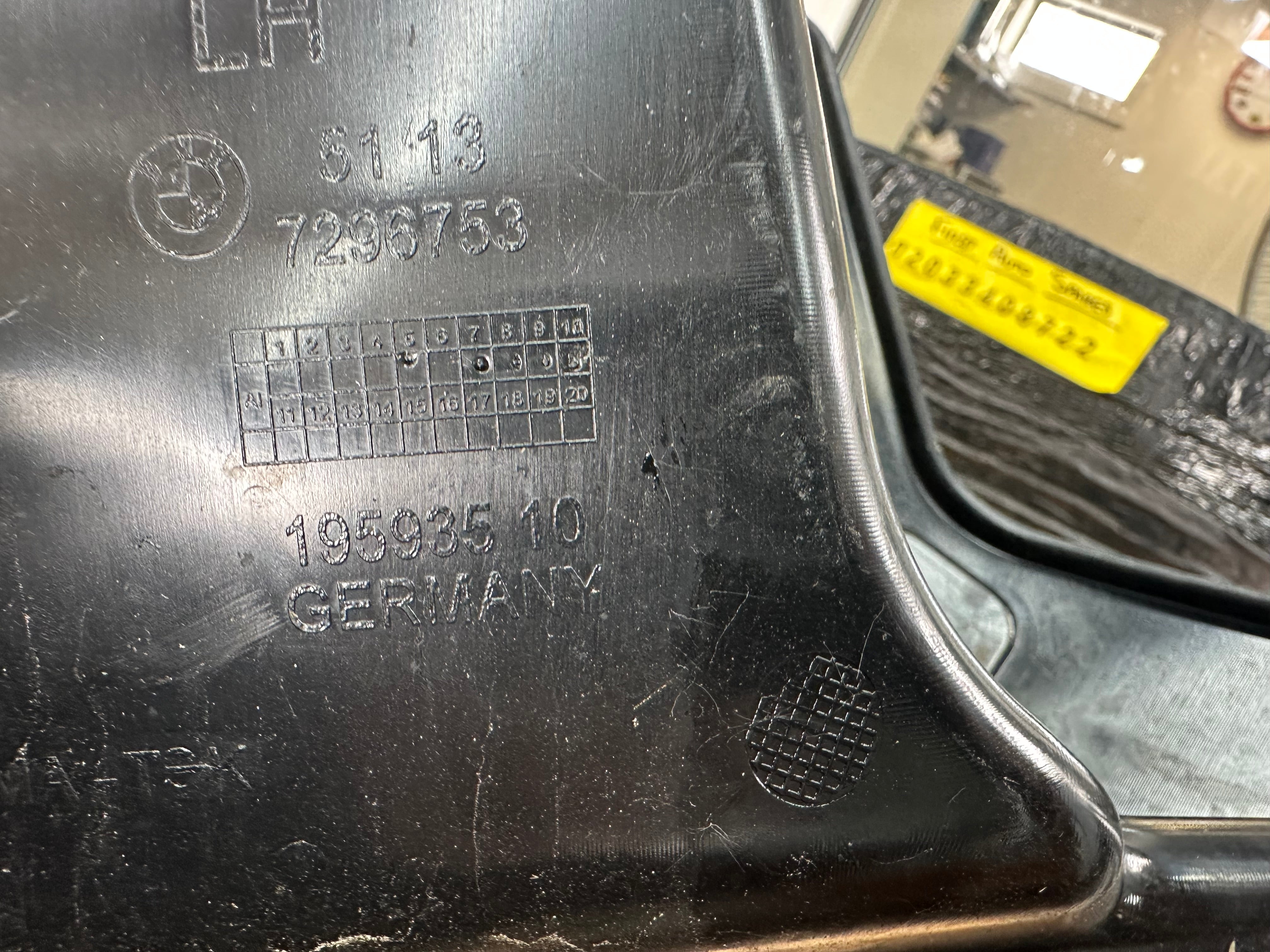 BMW i3 2021 Panel Bracket Rear Left Support Panel Mounting (7296753)