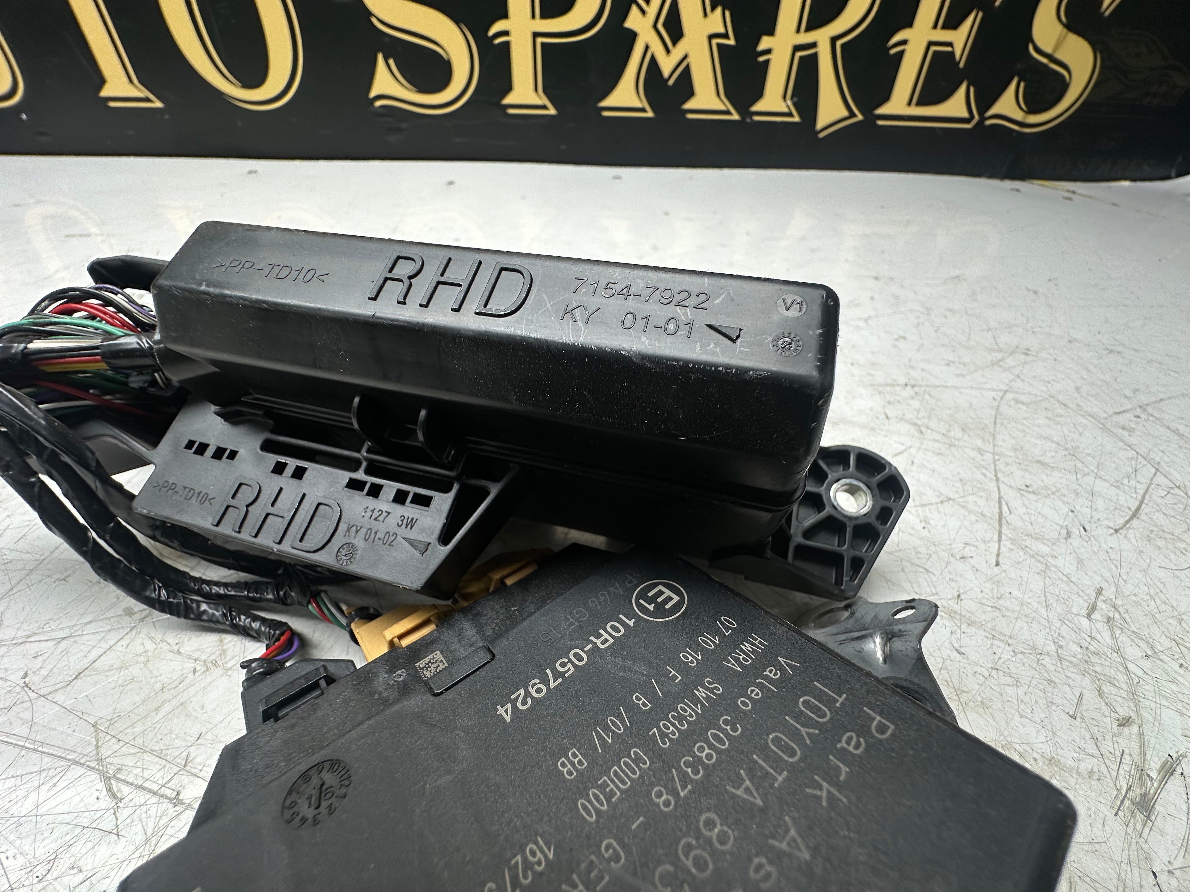 Toyota C-HR 2016-23 Parking Assist Control Unit (89340F4010) Hybrid Fuse Box (71547922)