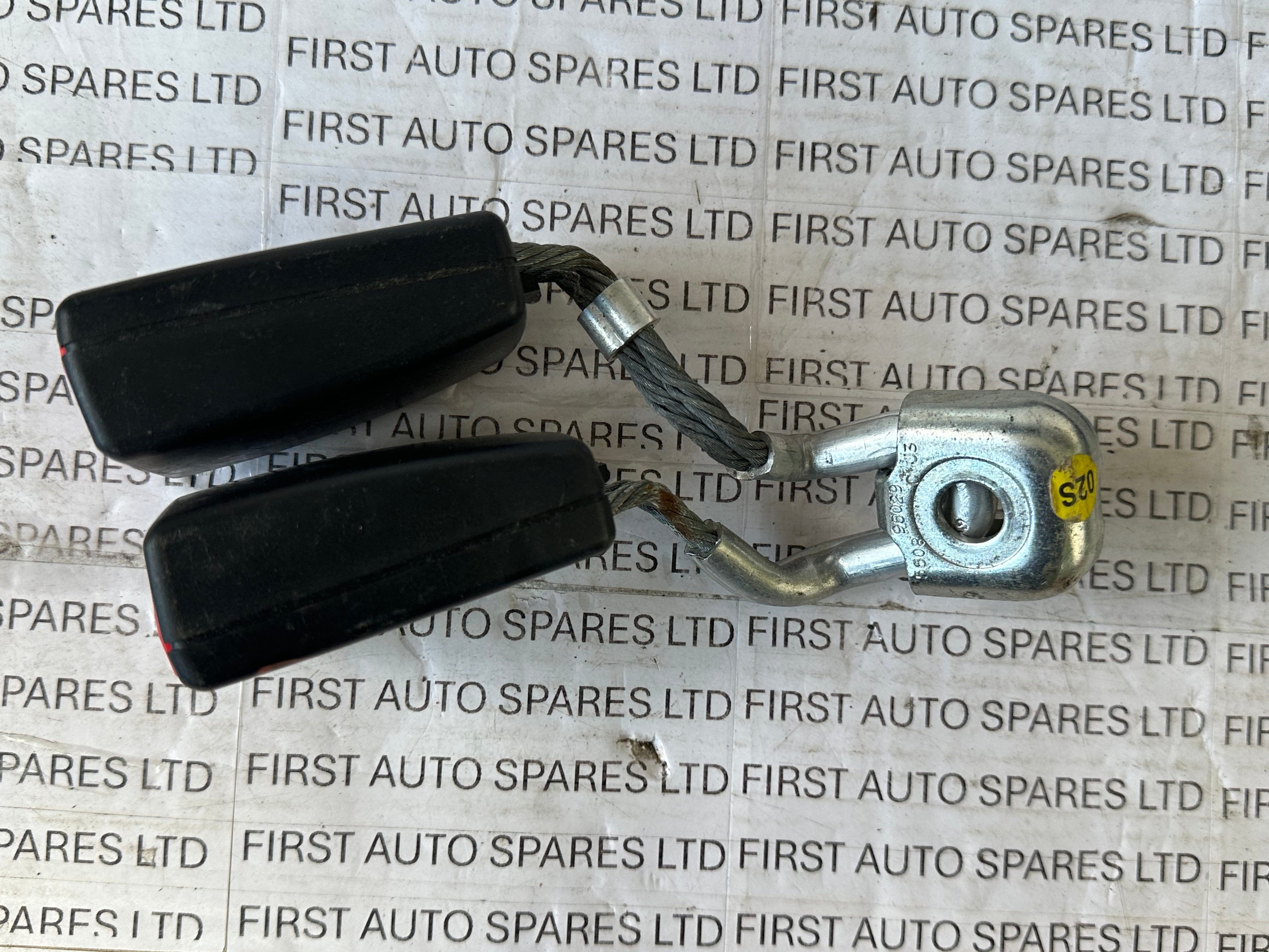 Volkswagen Golf 2012 Rear Twin Seat Belt Buckle (1K0857739M)