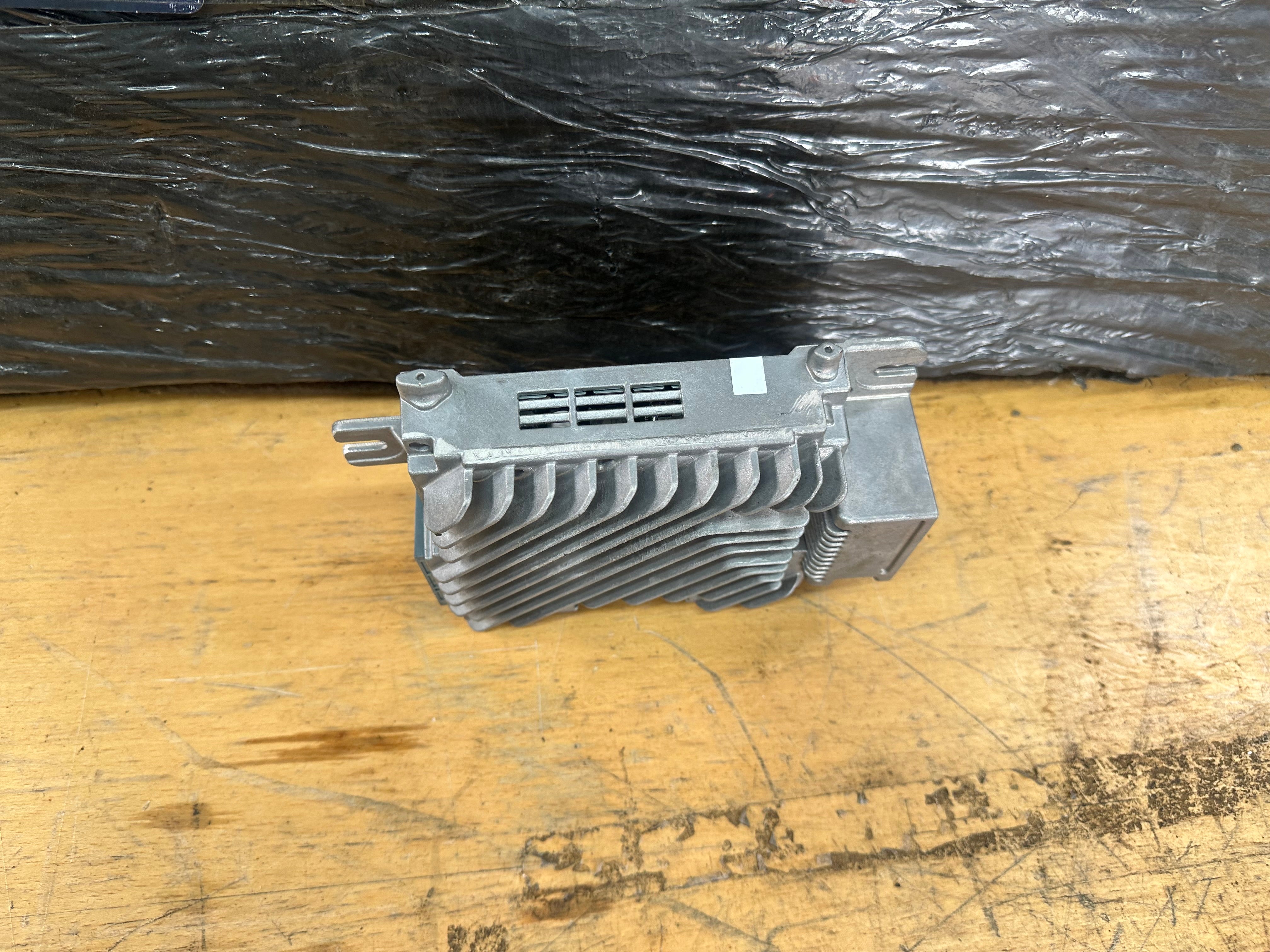 BMW X5 Series F95 G05 2019 Harman Tuner Audio Sound Amplifier (HV 8779573 01)