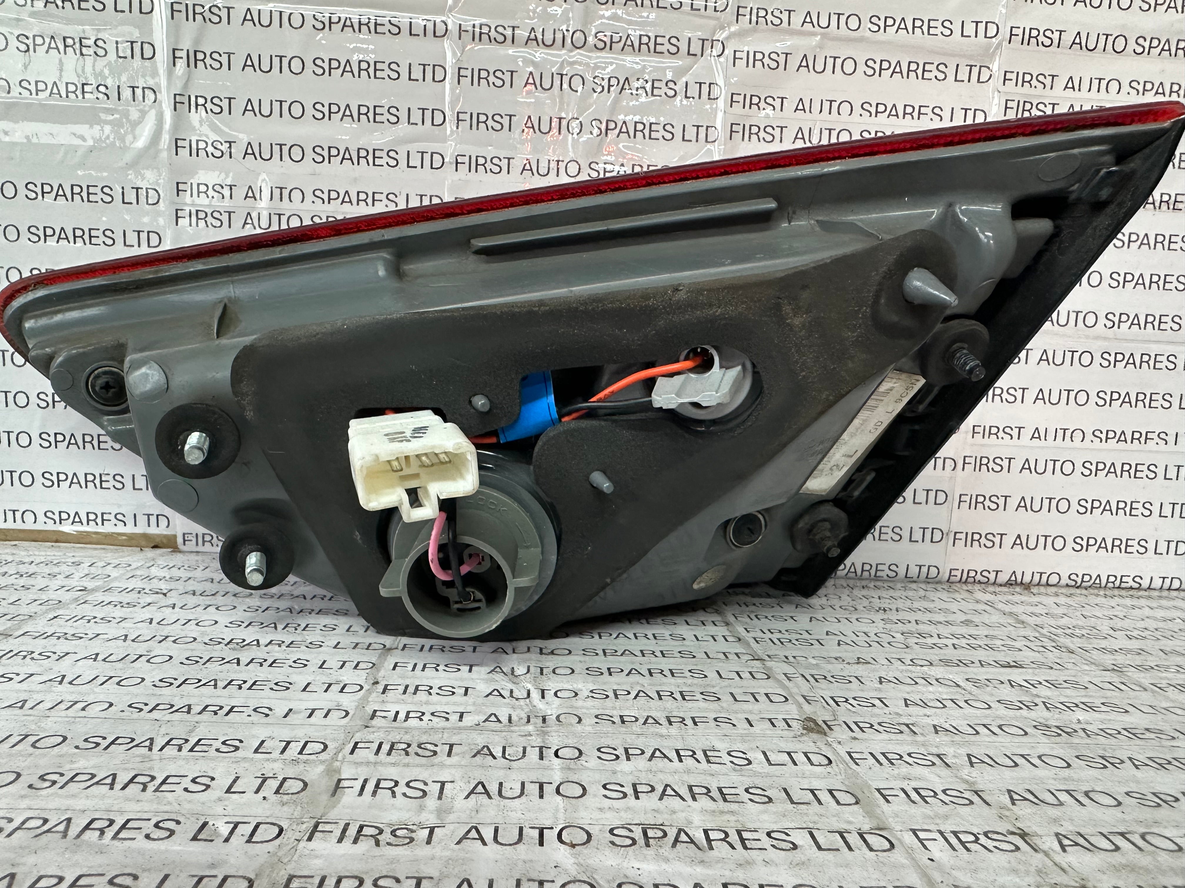 Hyundai i30 GD Left Rear Tail Light (92403-A50)