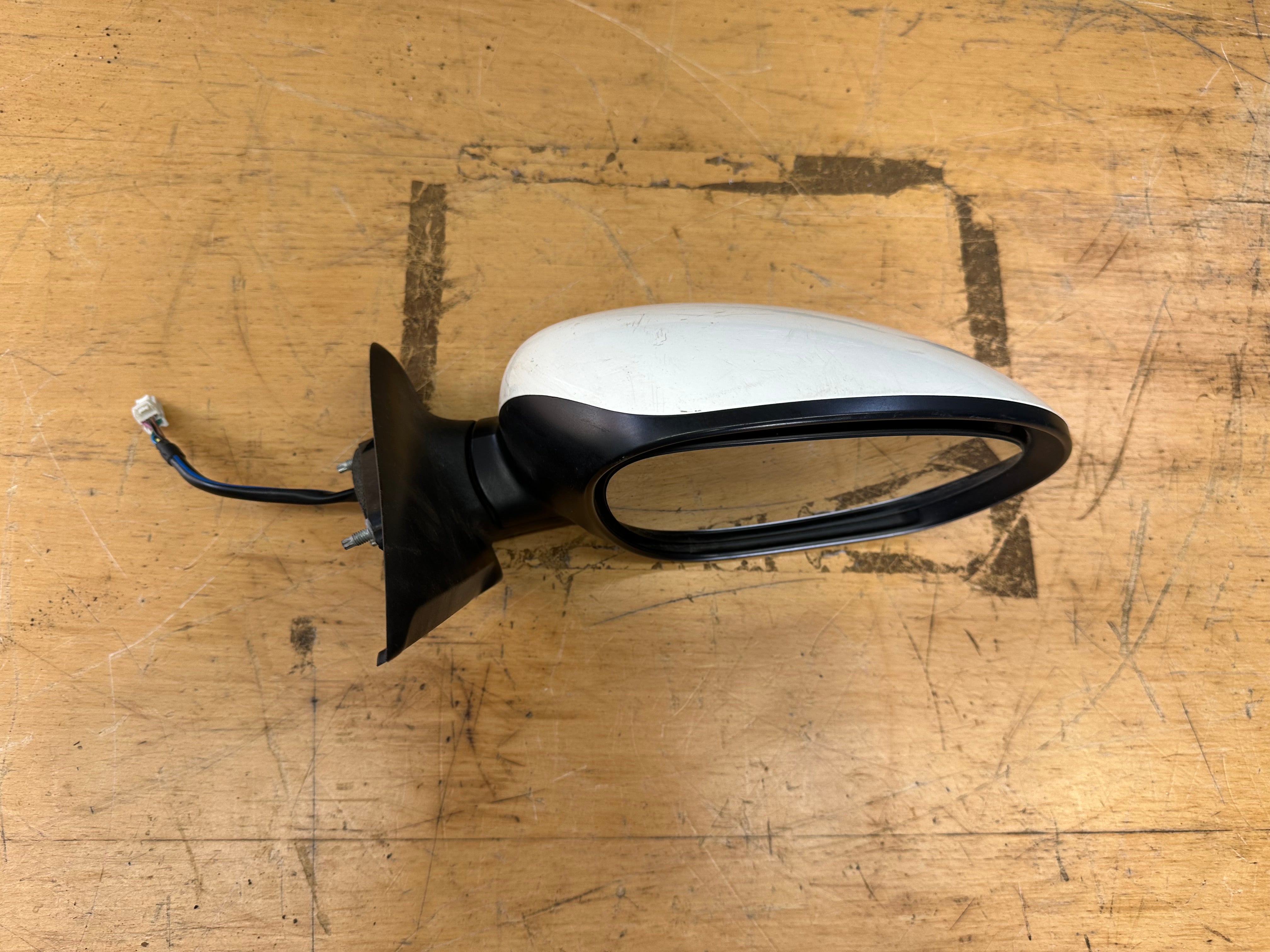 Nissan Juke F15 2010-2019 Right Driver’s Wing Mirror in White (Z33301) (023362)