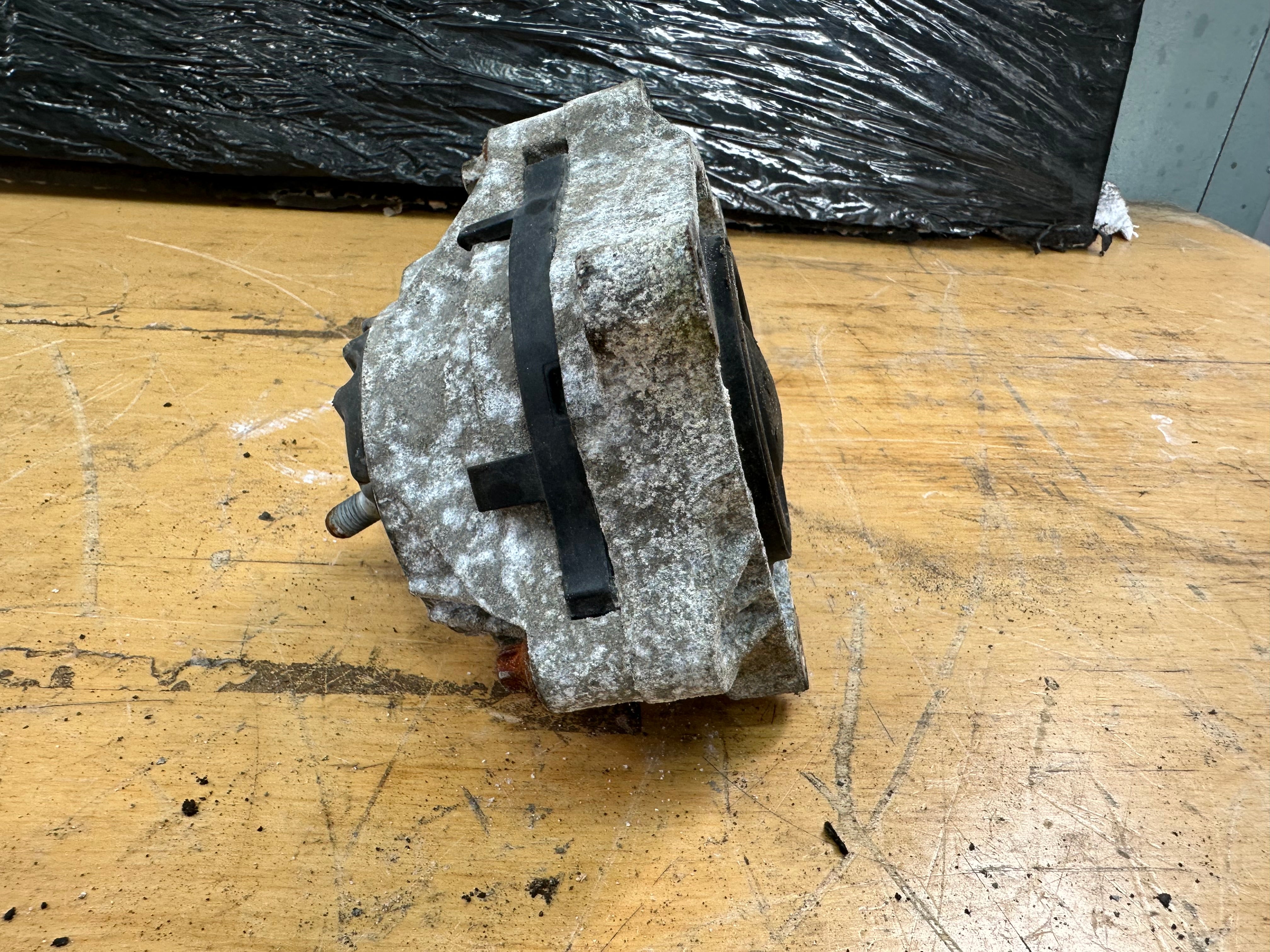 BMW 1, 3, 4 Series Right Side Engine Mount (6859412-01)