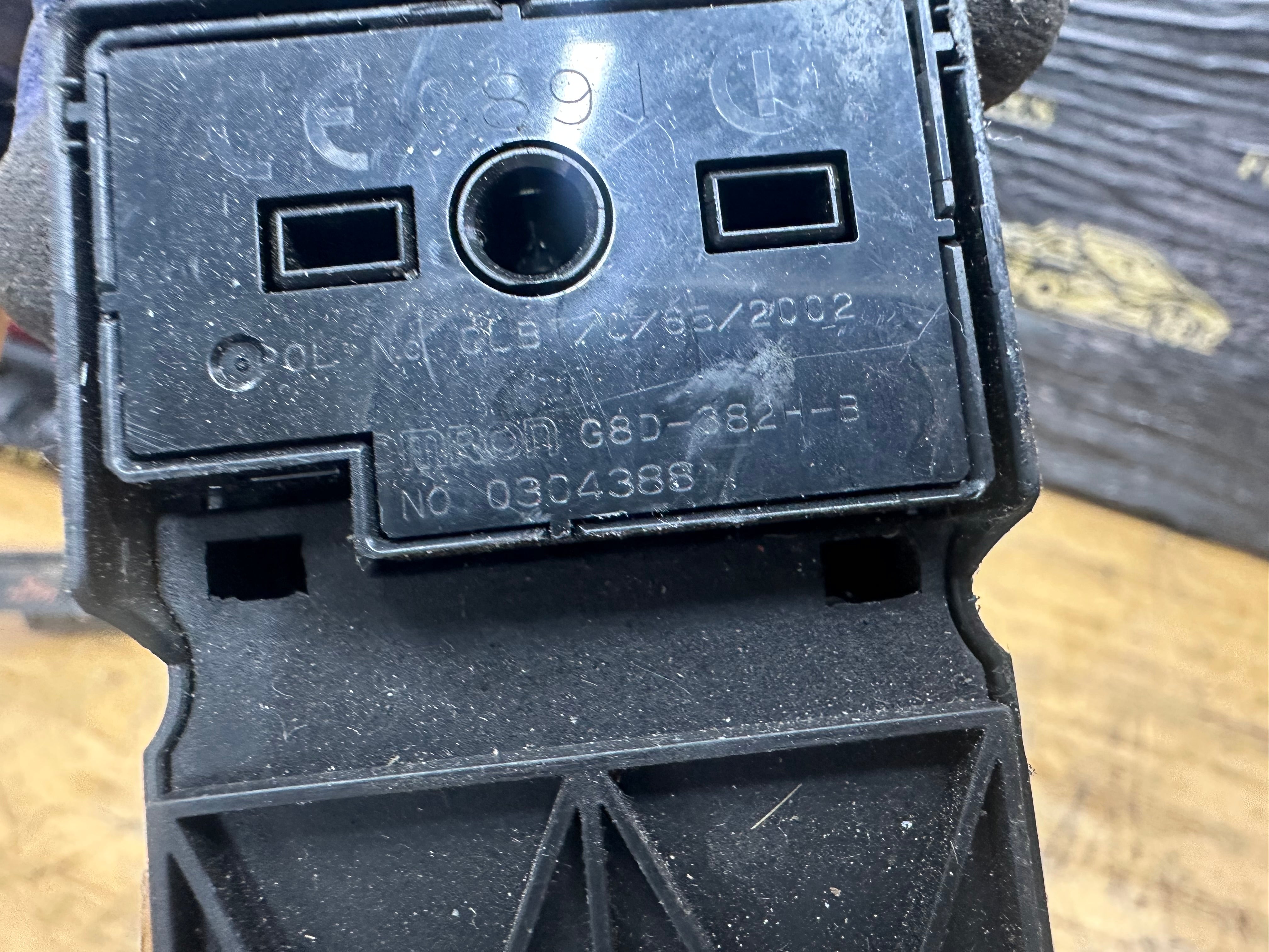 Honda Accord 2008 Front Right Driver's Door Window Switch (83541-SEA)