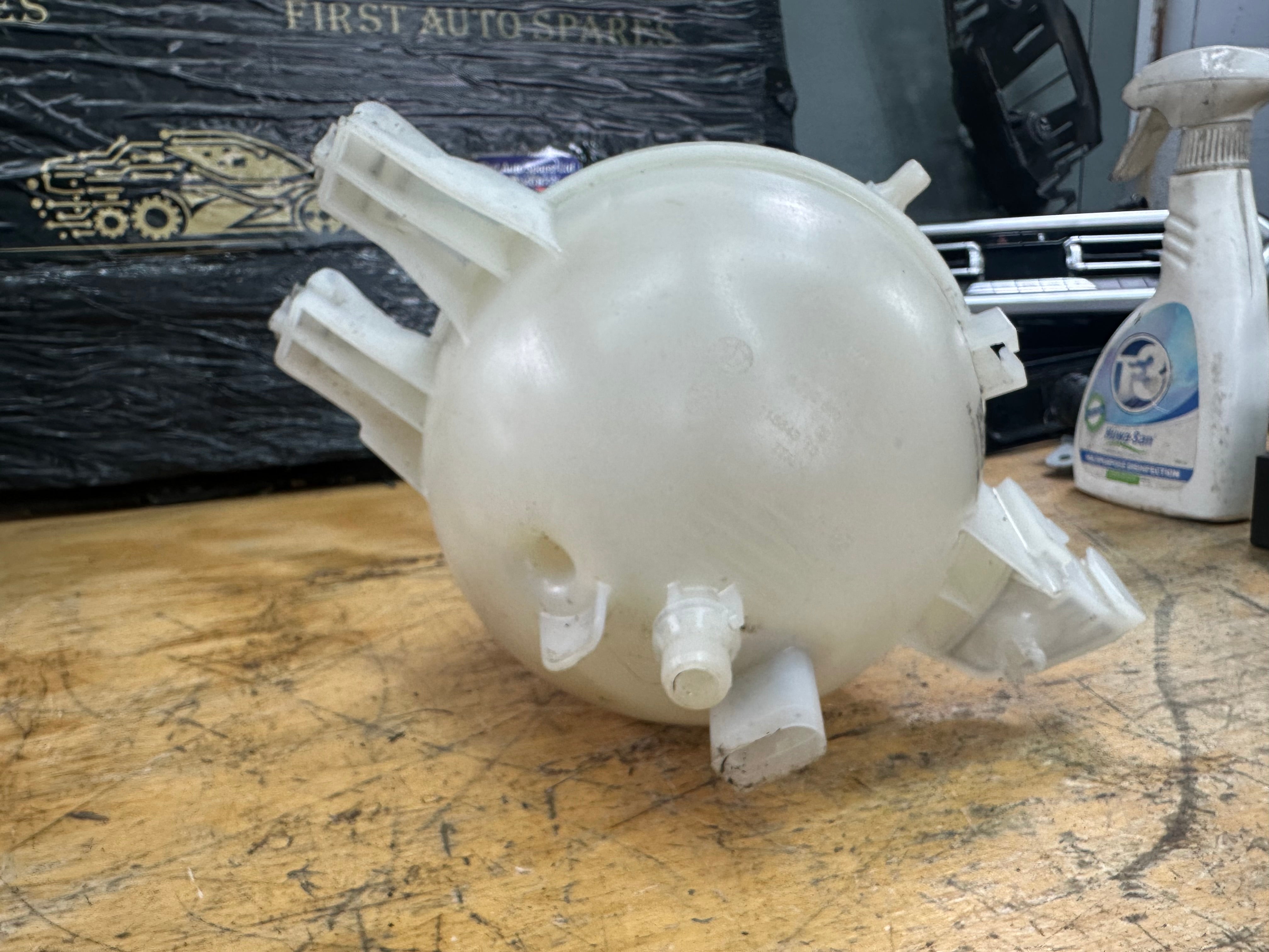 BMW X3 Series G01 G08 Coolant Expansion Tank Overflow Bottle (7925685)