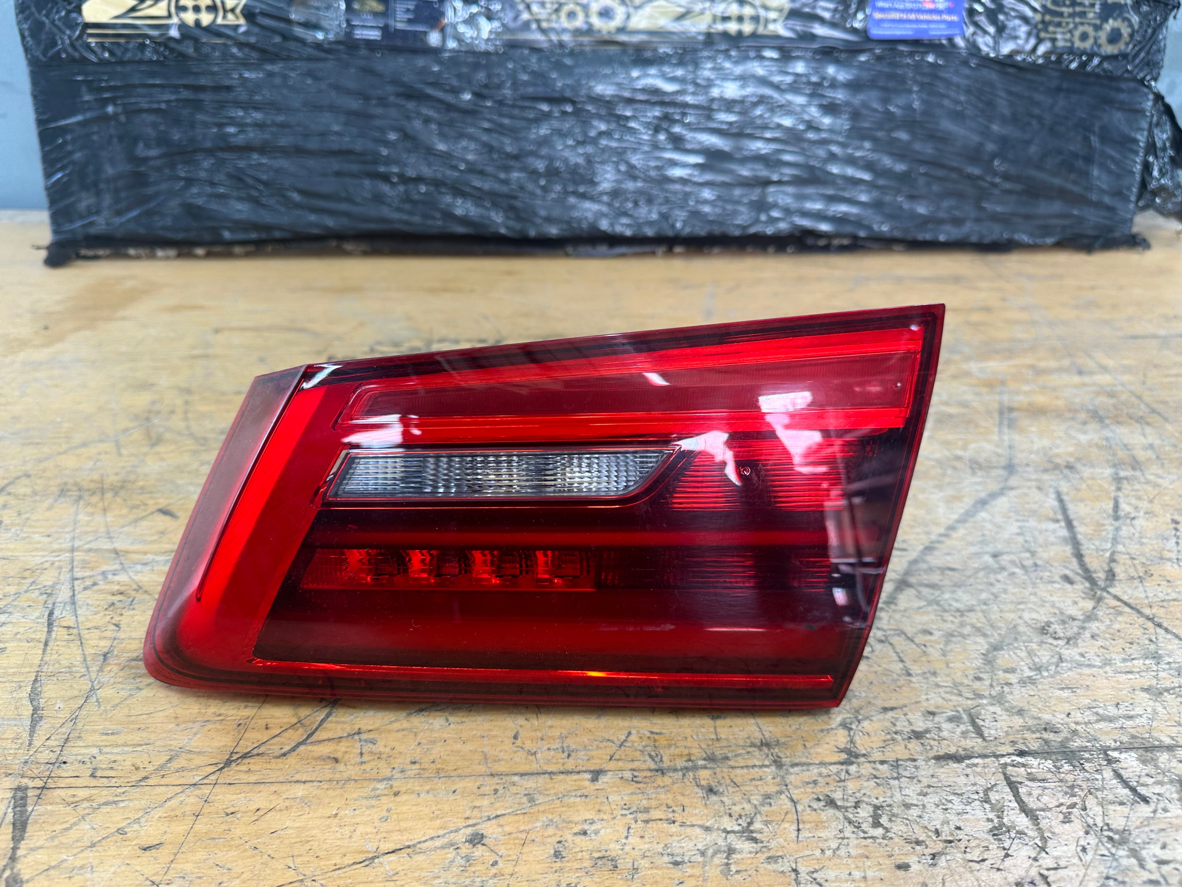 BMW 5 Series G30 Driver's Right O/S Rear Inner Bootlid Light (630252)