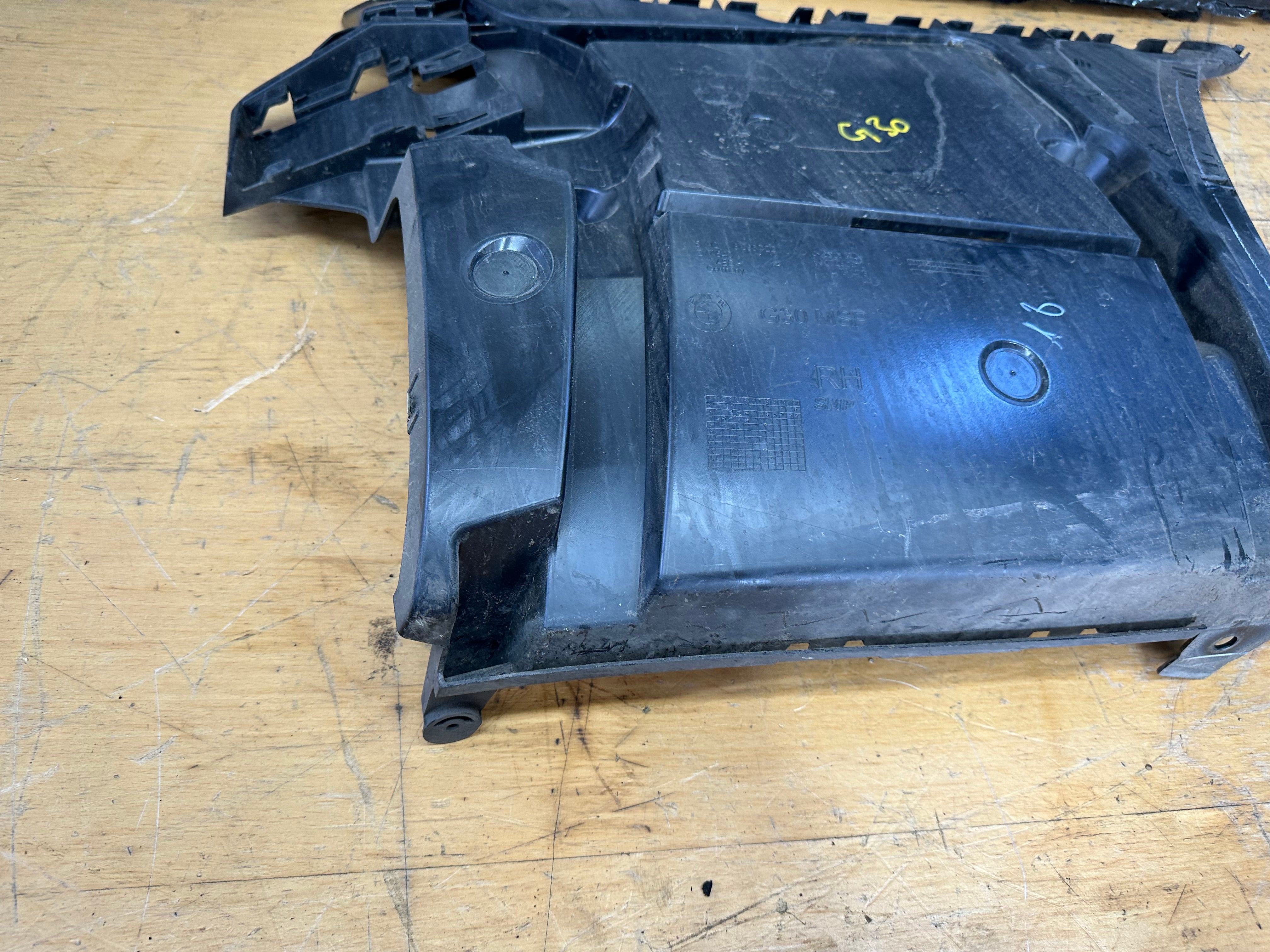 BMW 5 Series G30 G31 2019 Rear Right Bumper Bracket Mount Support / Slider (8066722)