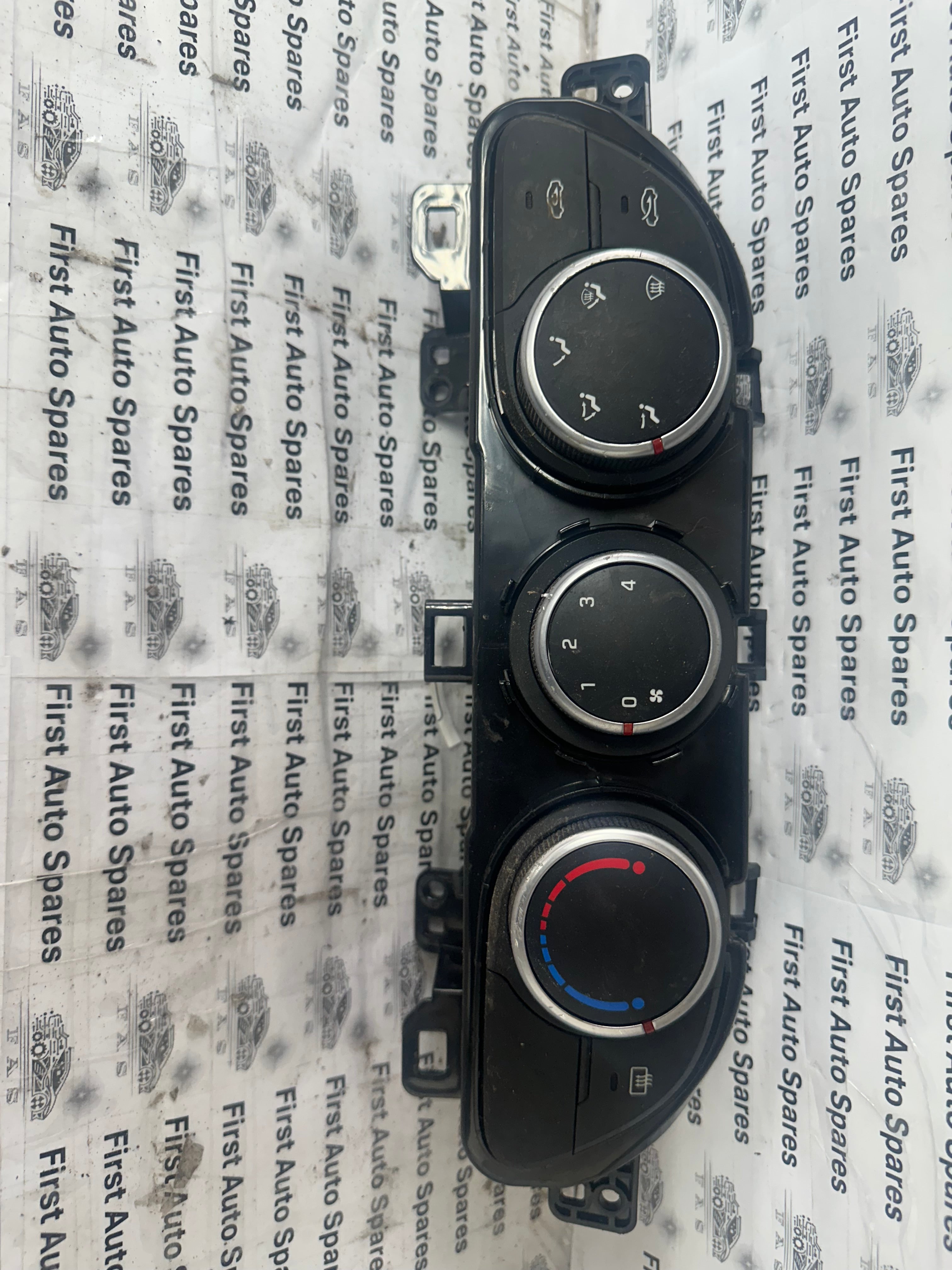 Hyundai i10 2016 MK2 Heater / AC Controller (97250-B9300) (97250-B9XXX)