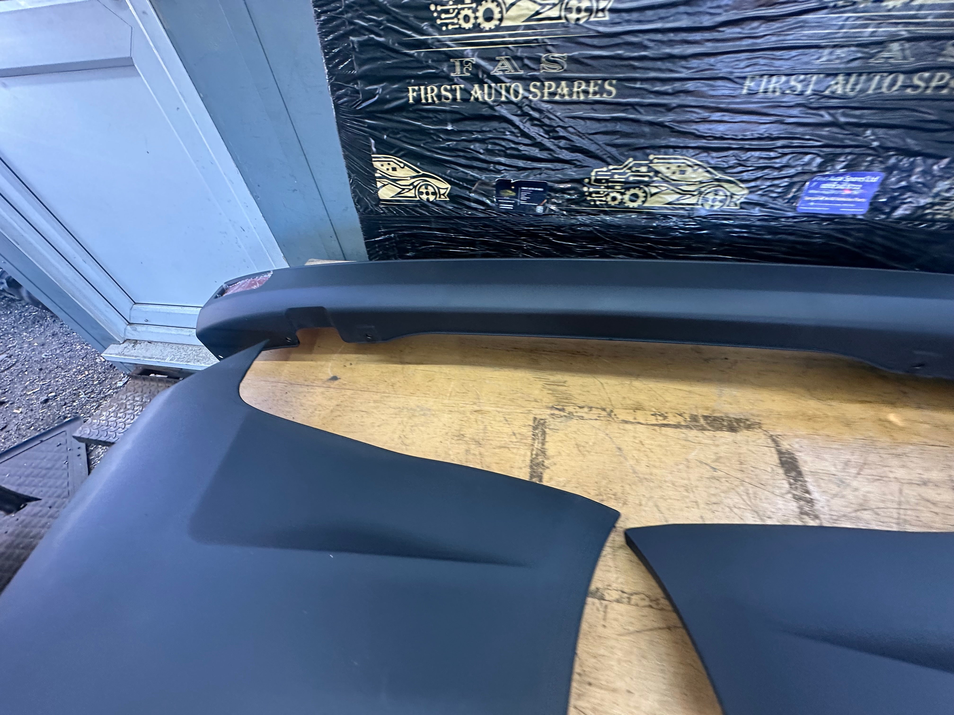 Ford Transit Custom 2014–2023 Rear Complete Bumper (In 3 Pieces)