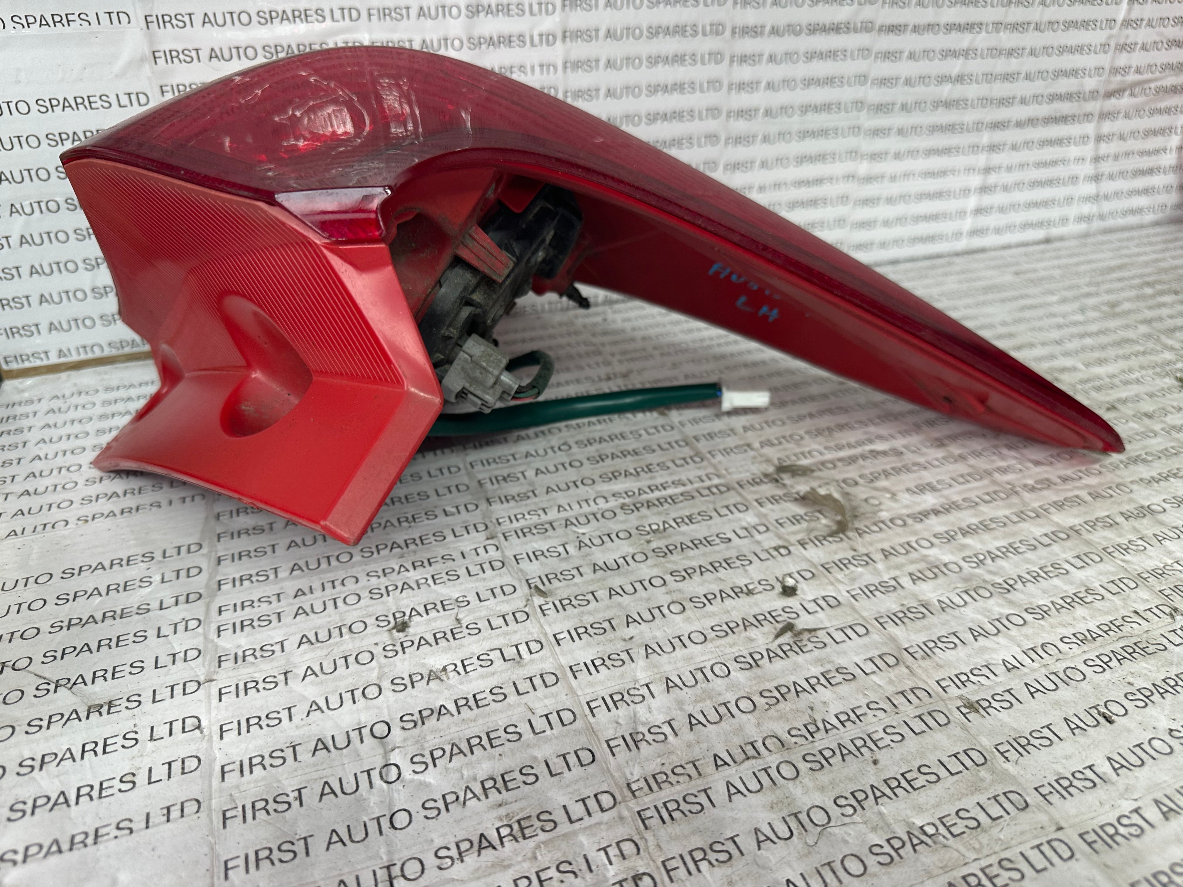 Toyota Auris Estate Left Rear Outer Tail Light (81556-02730)