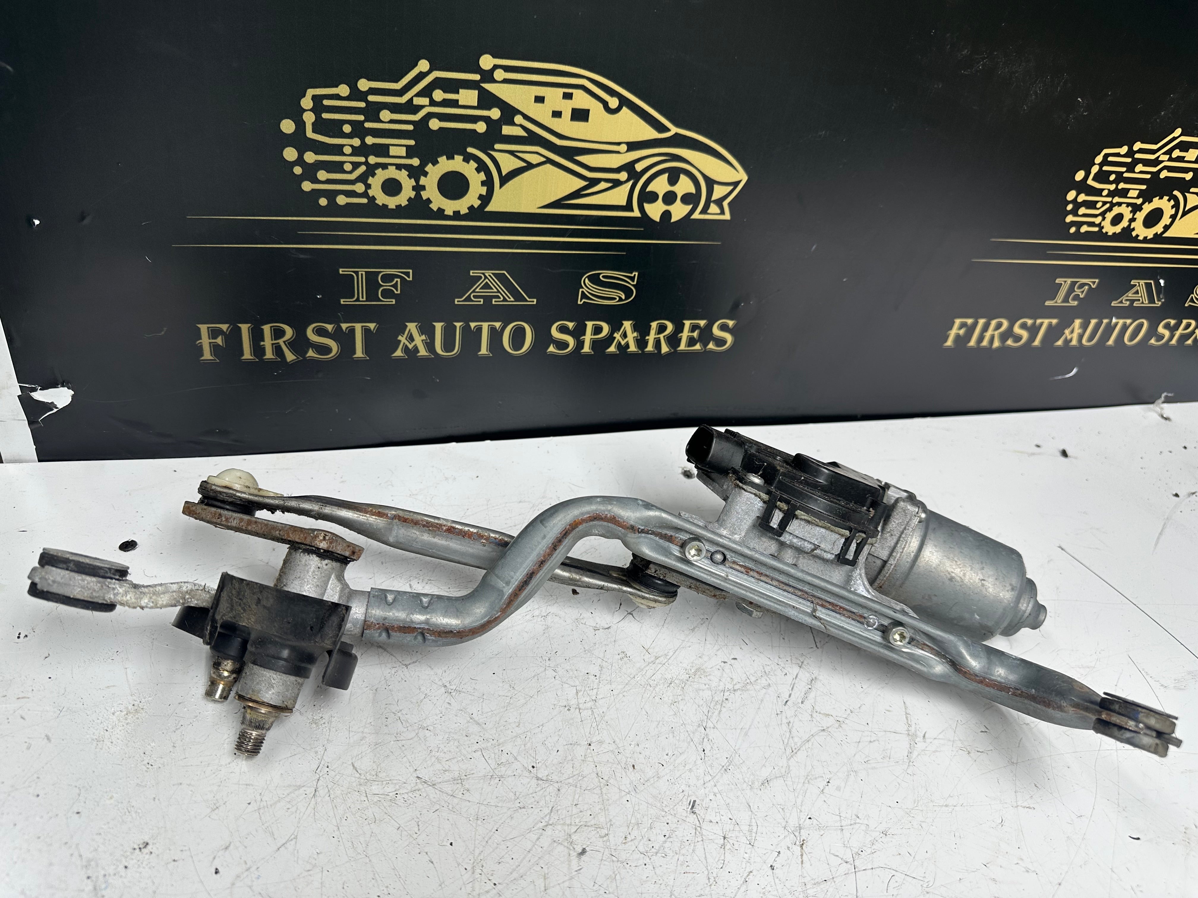 Toyota Yaris 2019 Front Wiper Motor & Linkage (85110-0D200) (159300-4124)