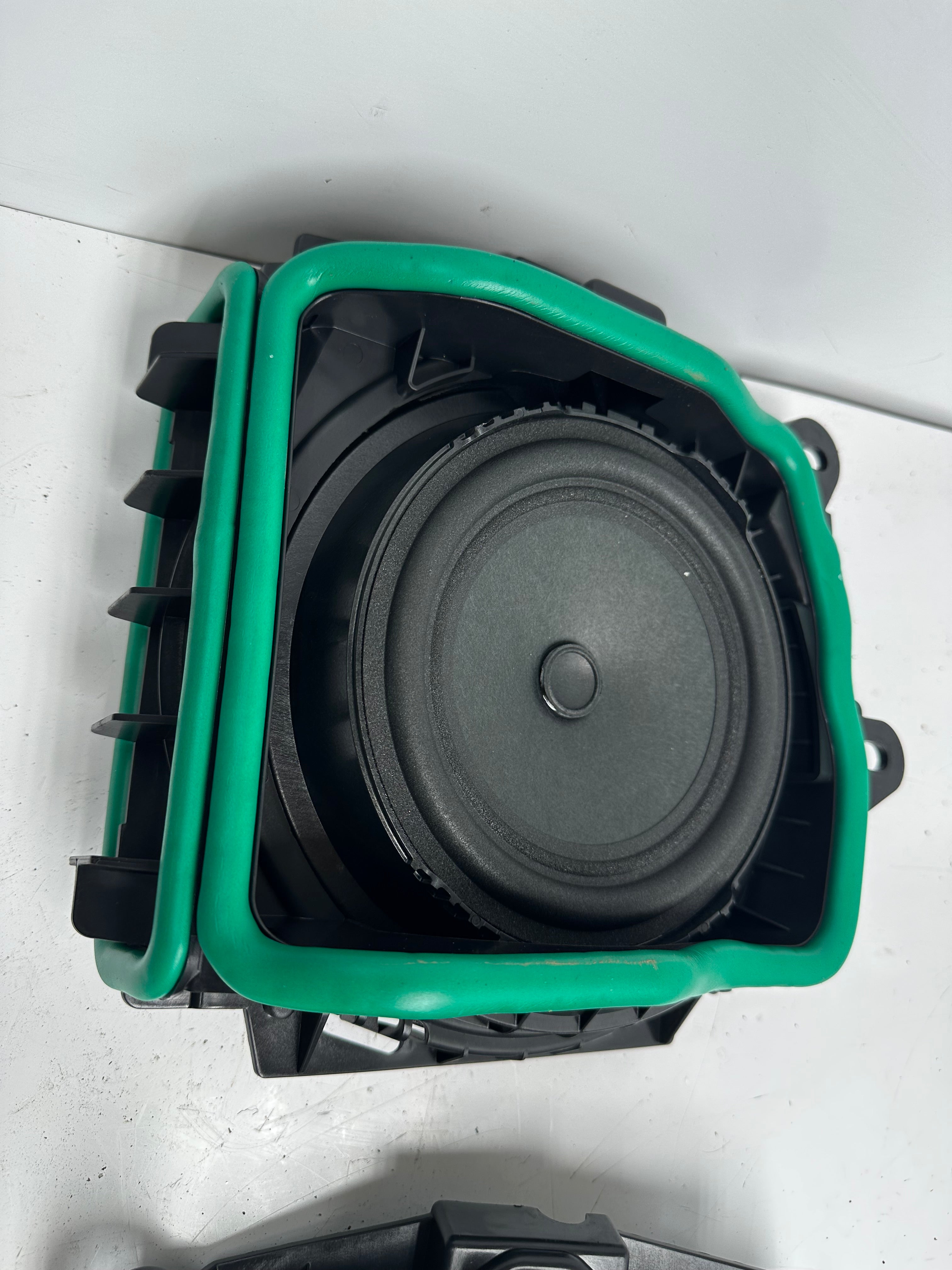 BMW 3 Series G20 G21 Right & Left Subwoofer Bass Speakers (6513 2622566-01) (6513 2622565-01)