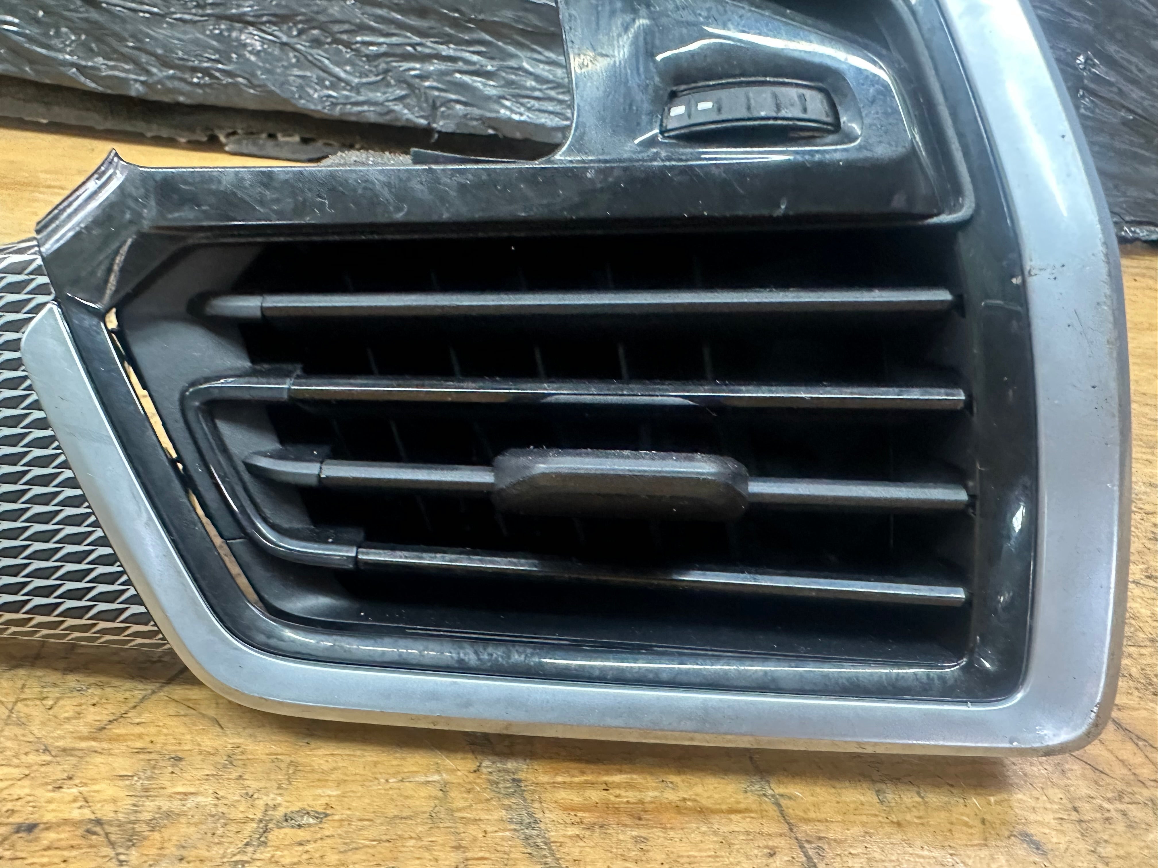 BMW X5 Series G05 2019-2023 Air Vent Right Driver Side Front (21828910) (939947112)