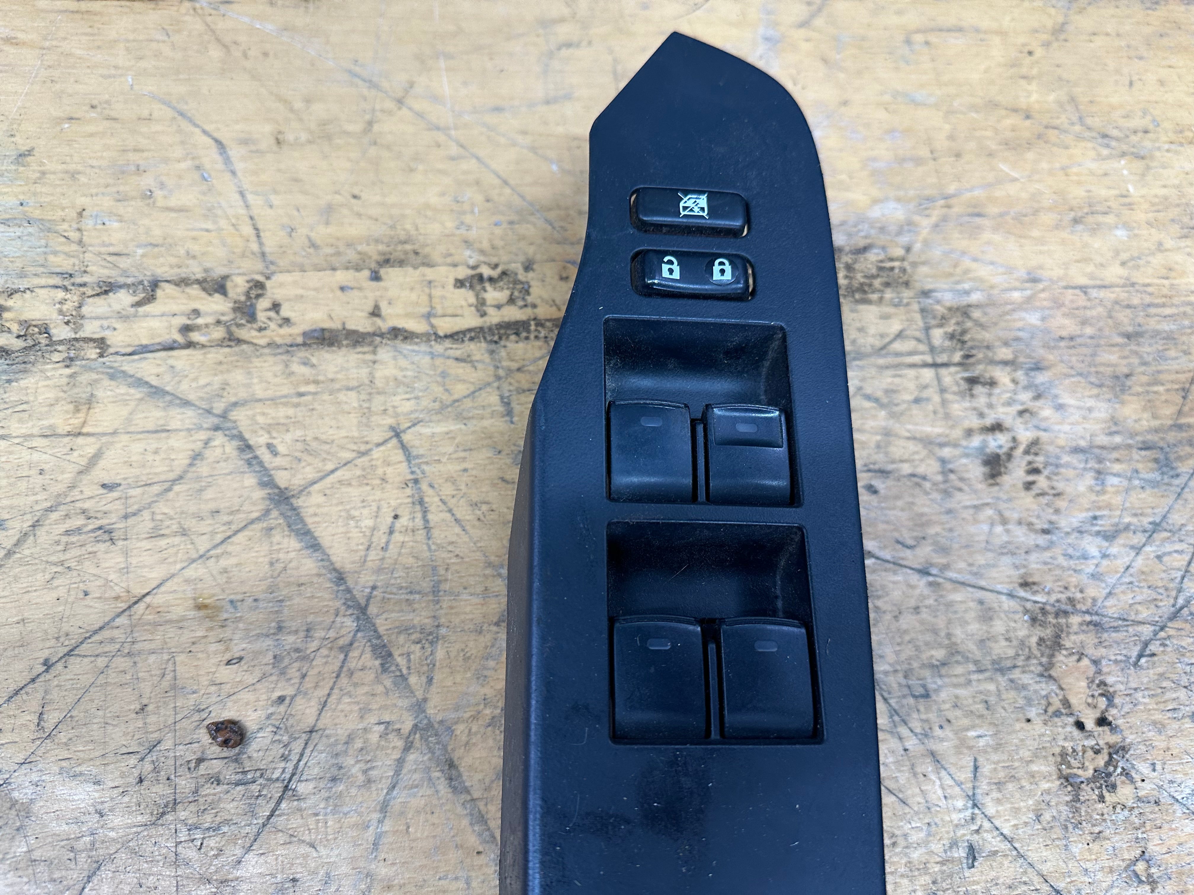 Toyota Auris 2014 Front Right Driver’s Window Control Switch (74231-02D30)
