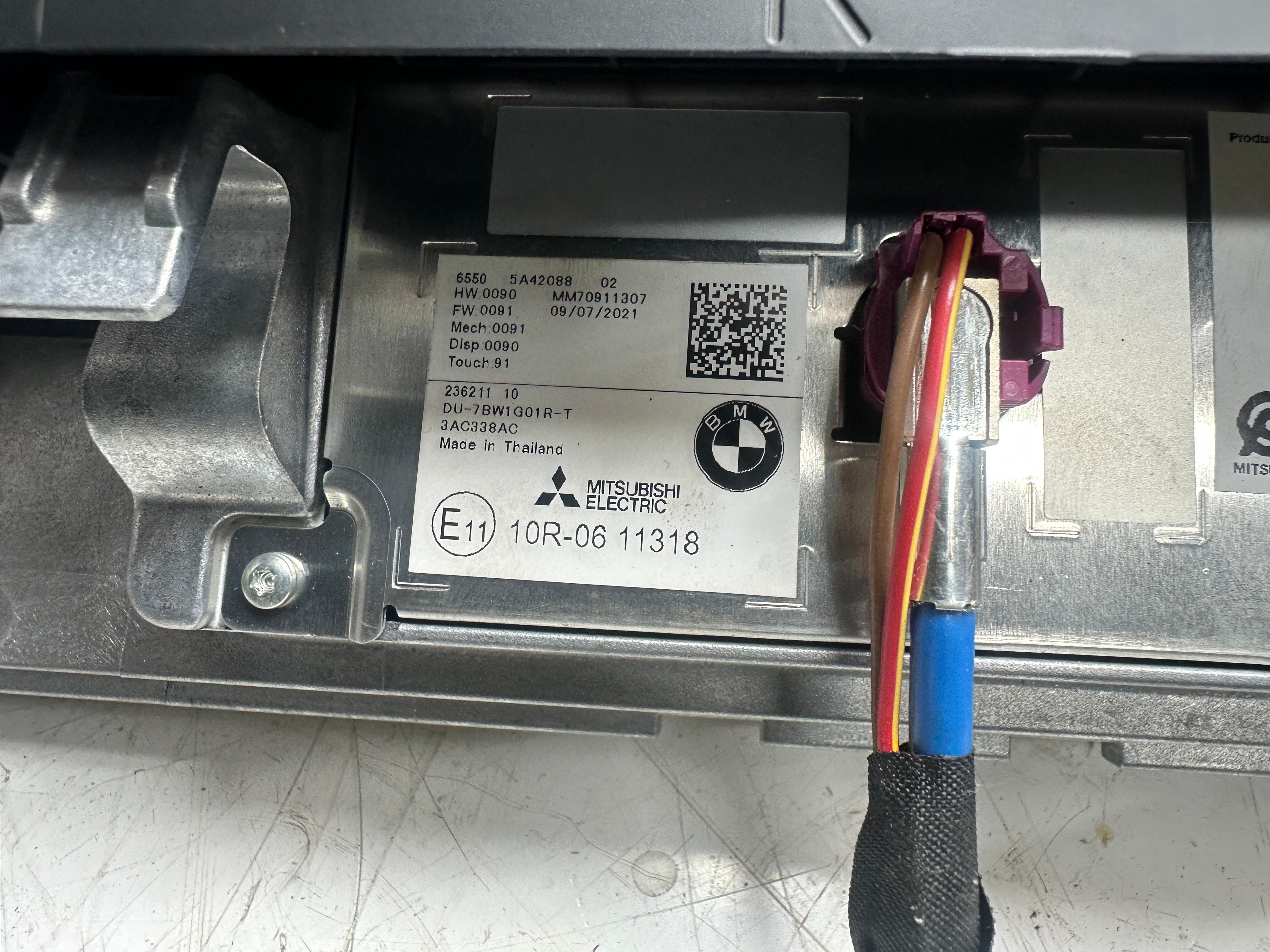 BMW X3 G01 F97 Navigation Touch Screen Display (5A42088 02) (236211 10)