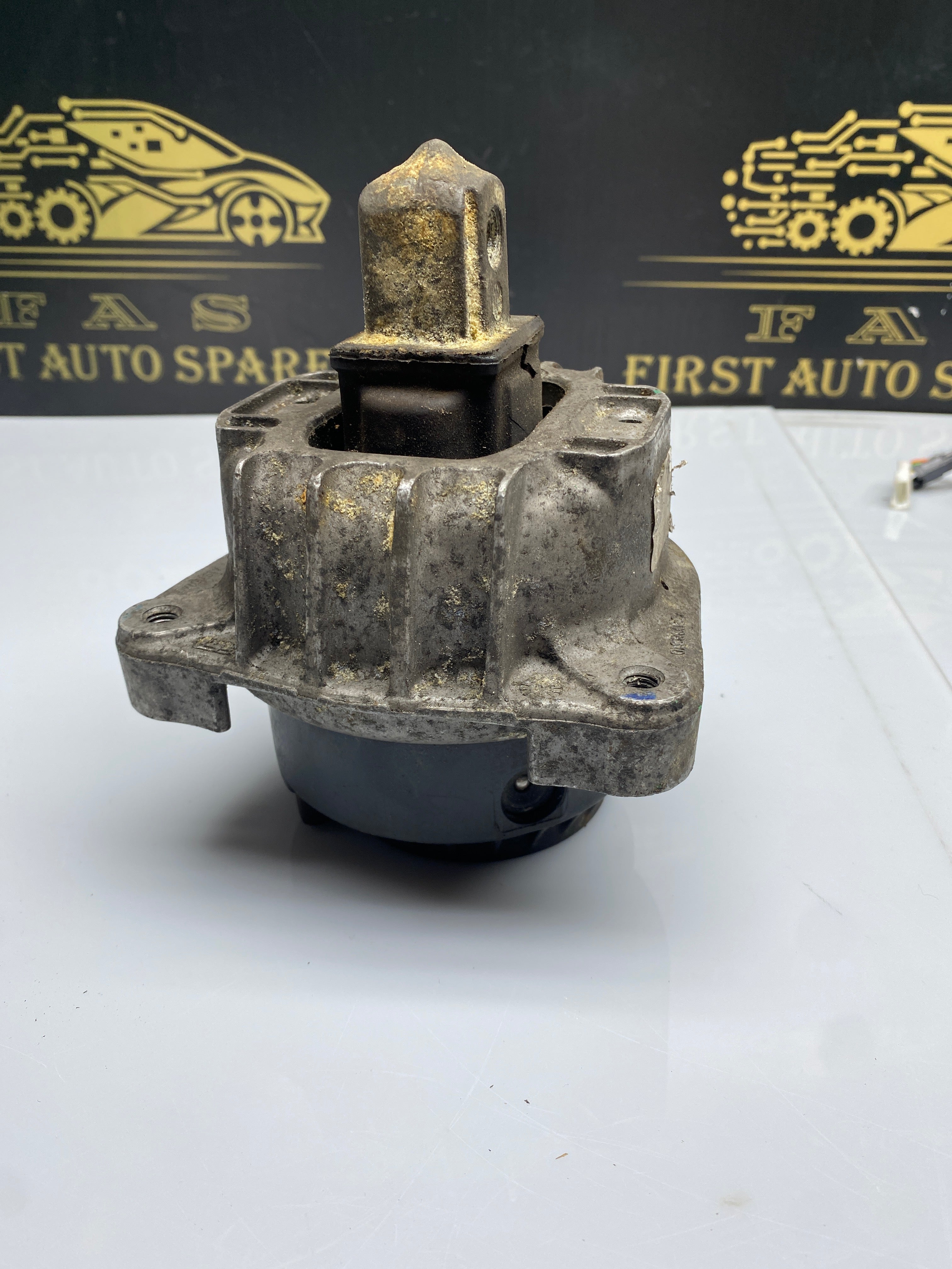 BMW 5 Series F10 2.0D Engine Mount – 2010–2017 (22116777371)