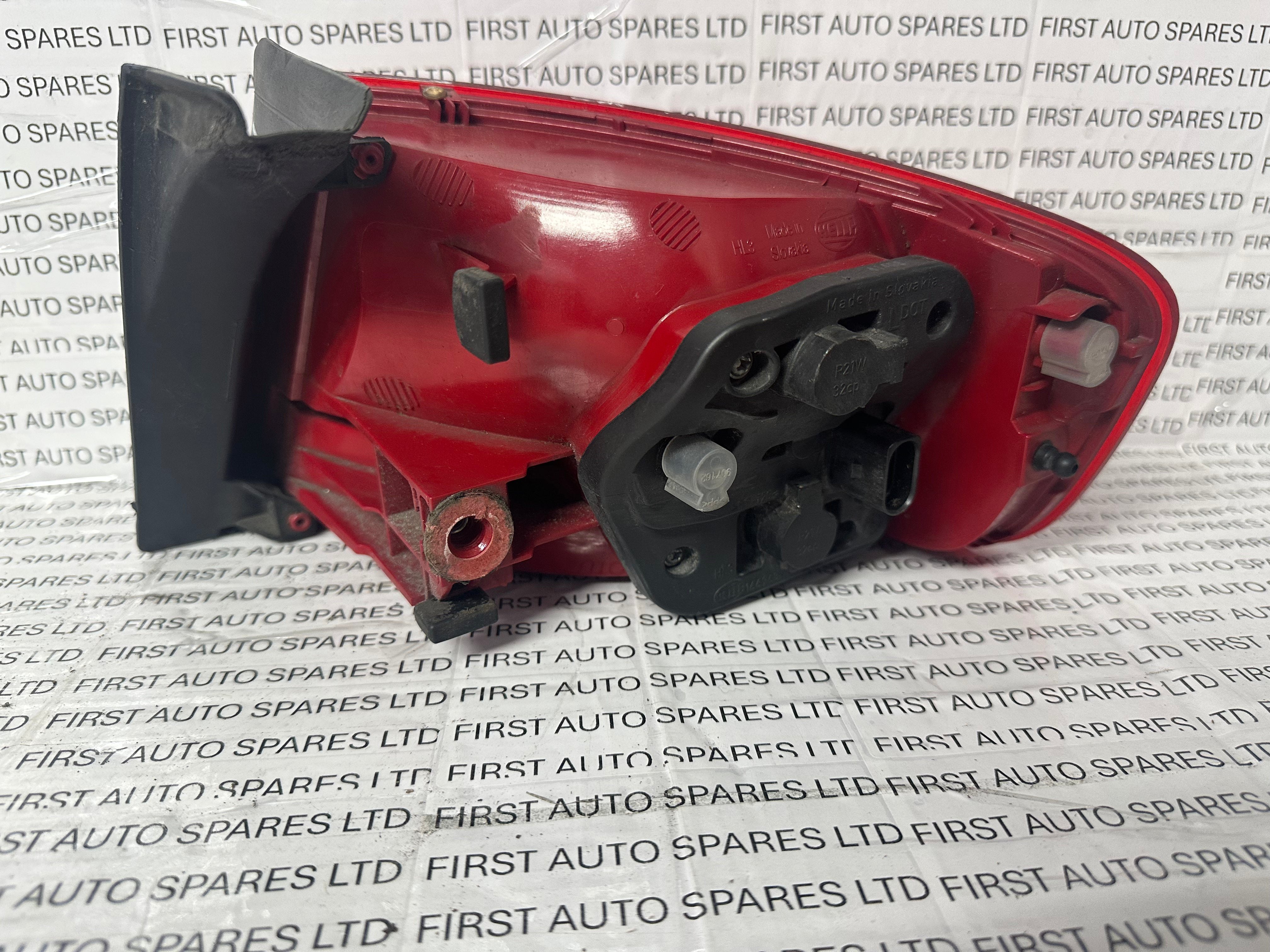 Audi A4 2008–2014 N/S/R Left Passenger Rear Tail Light (8K5945095D)