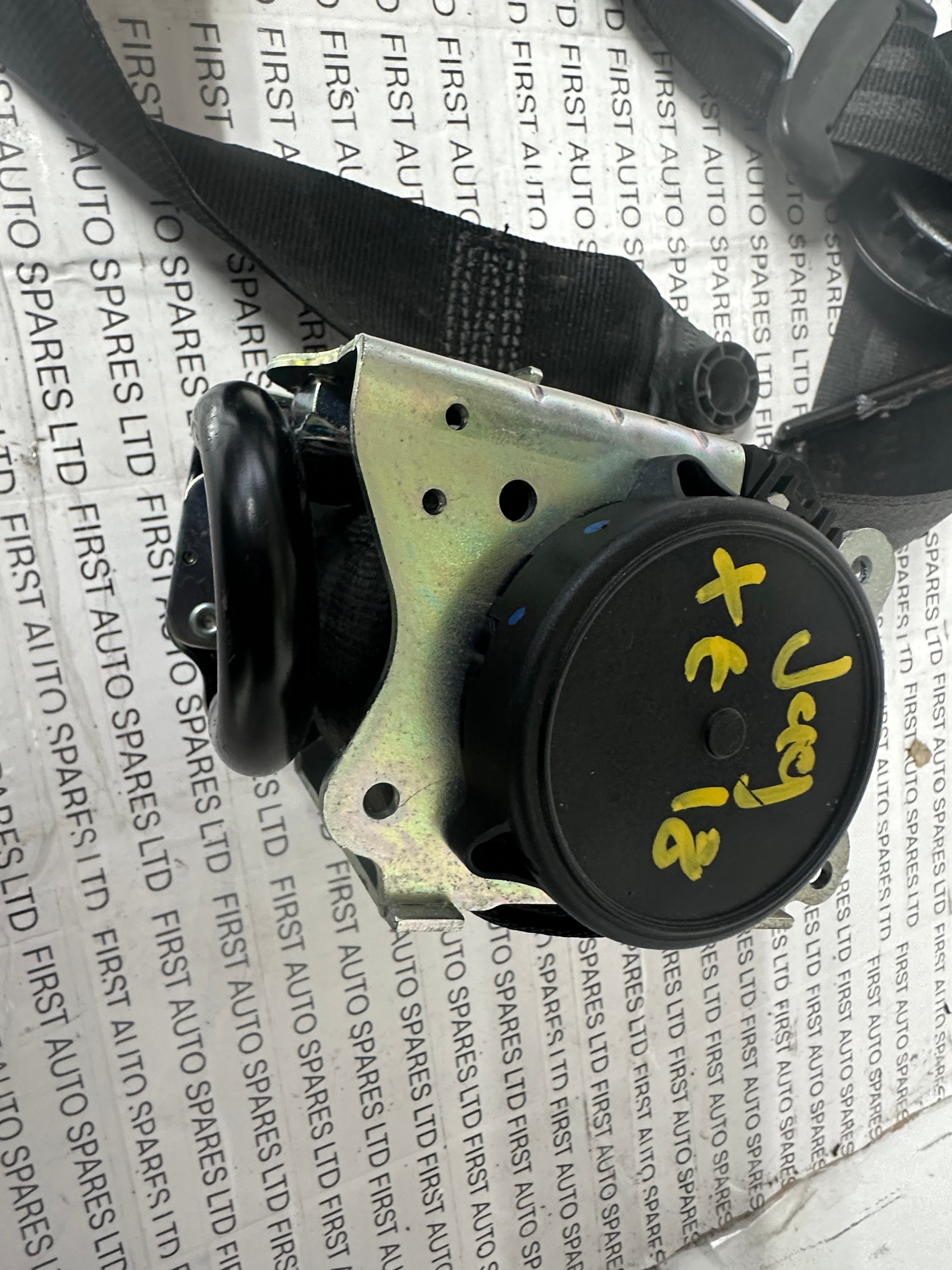 Jaguar XE 2018 Front Left Side Seat Belt (635393200A)