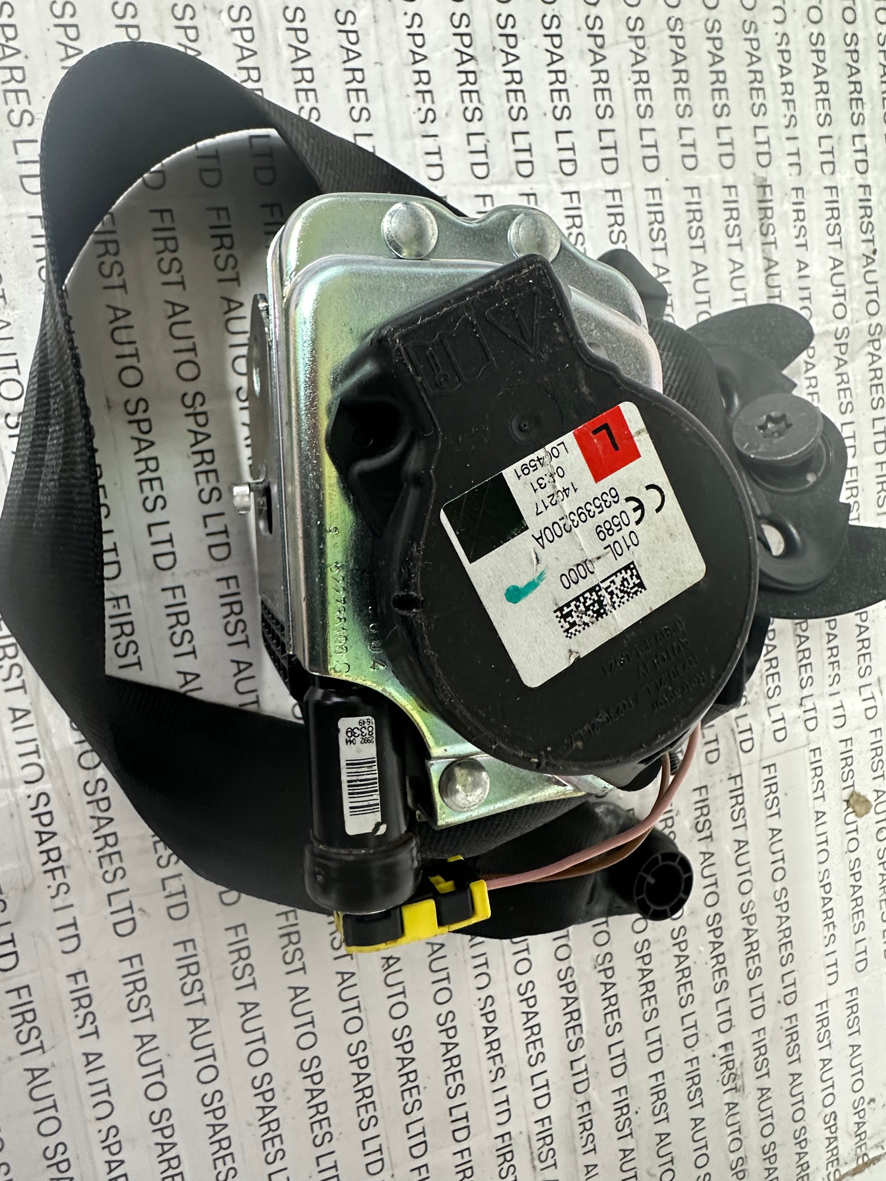 Jaguar XE 2018 Front Left Side Seat Belt (635393200A)