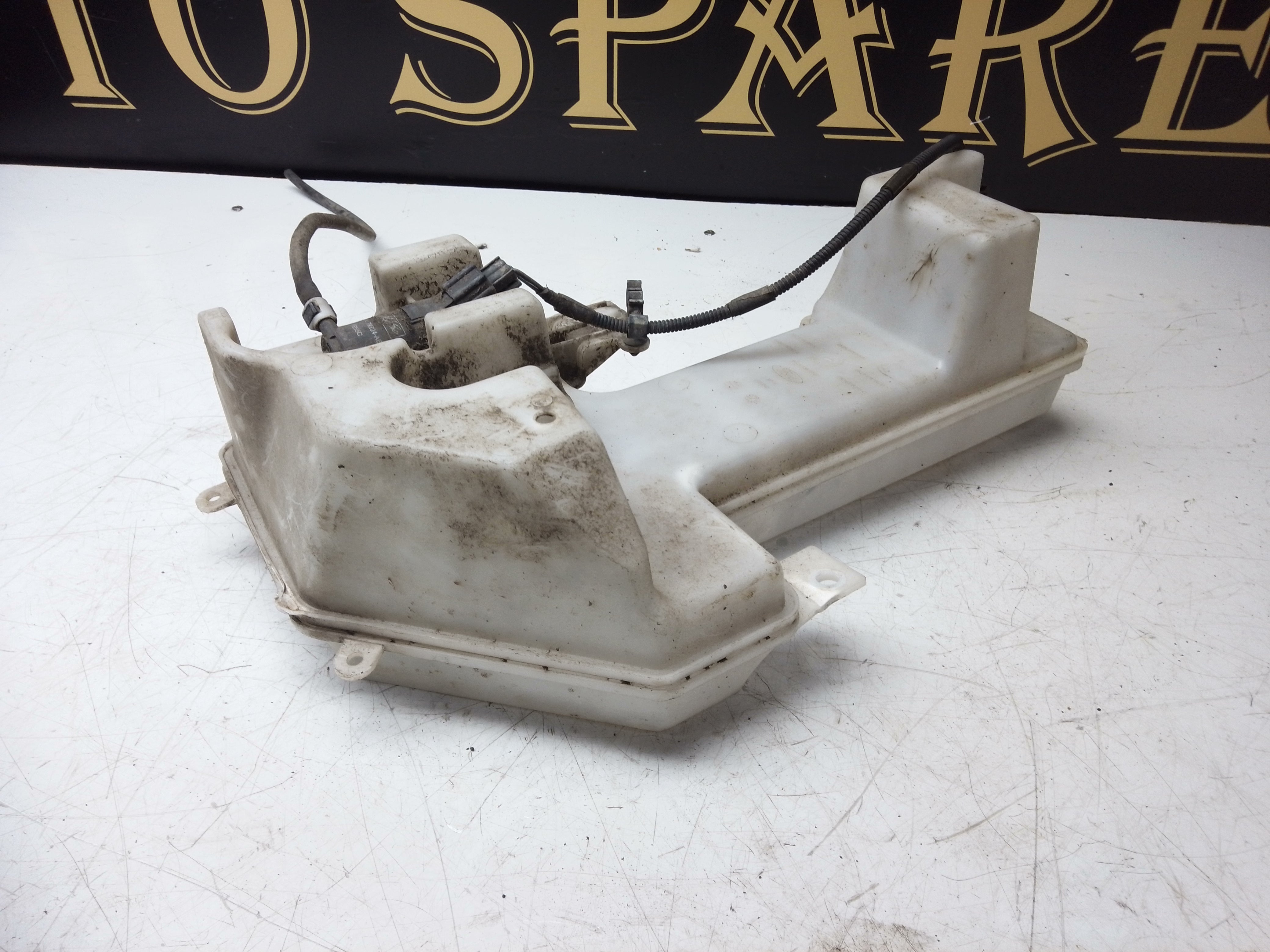 Ford Transit Custom 2022 Windscreen Washer Bottle With Pump (BK2113K185A)